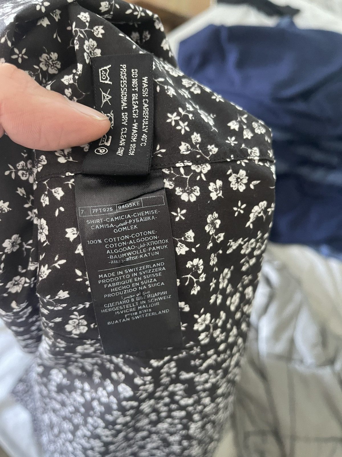 Tom Ford Tom Ford black collared shirt with floral pattern Size US M / EU 48-50 / 2 - 3 Thumbnail