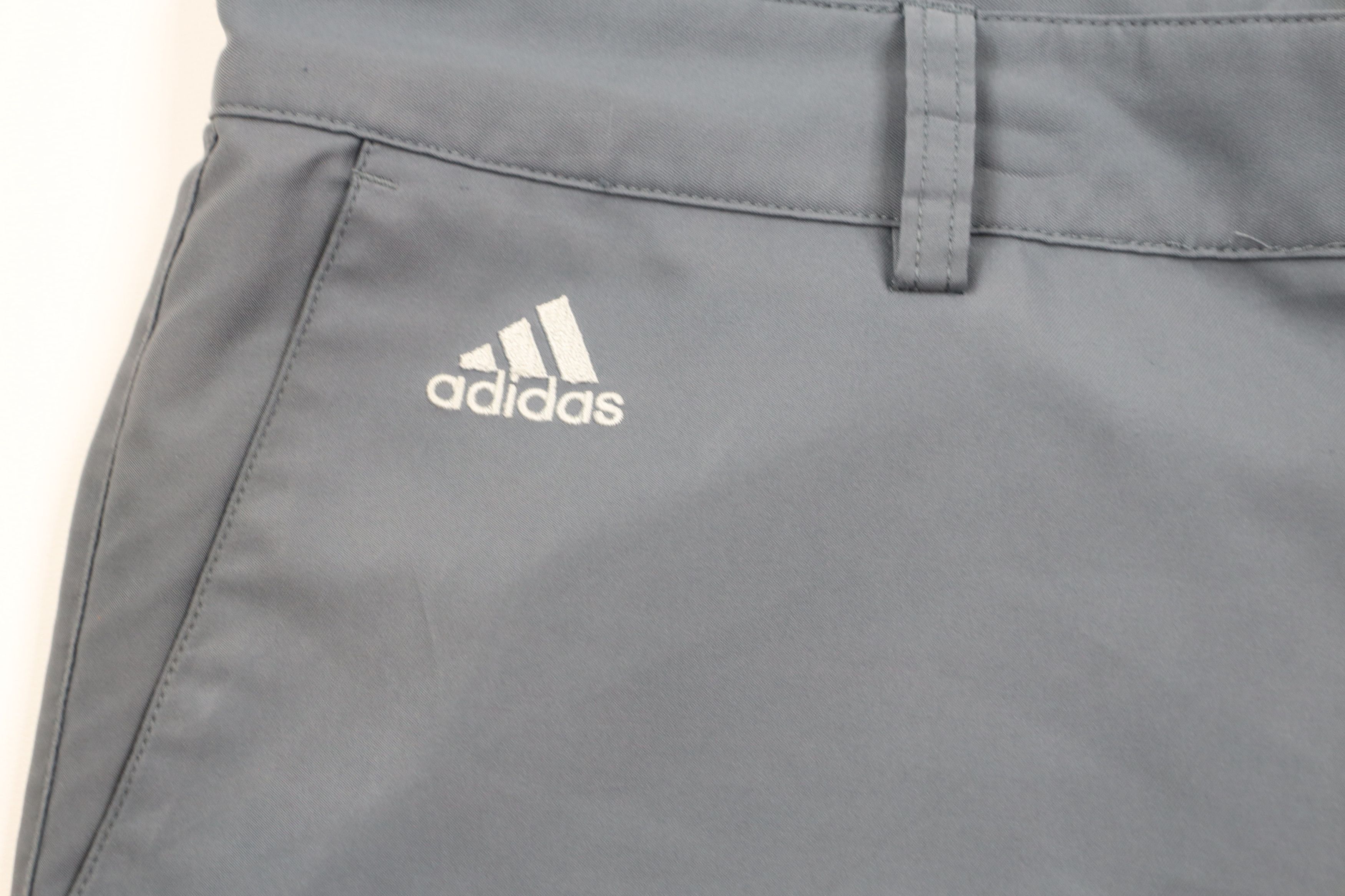Adidas × Vintage Adidas Golf Spell Out Flat Front Golfing Chino Shorts Gray Size US 34 / EU 50 - 5 Thumbnail