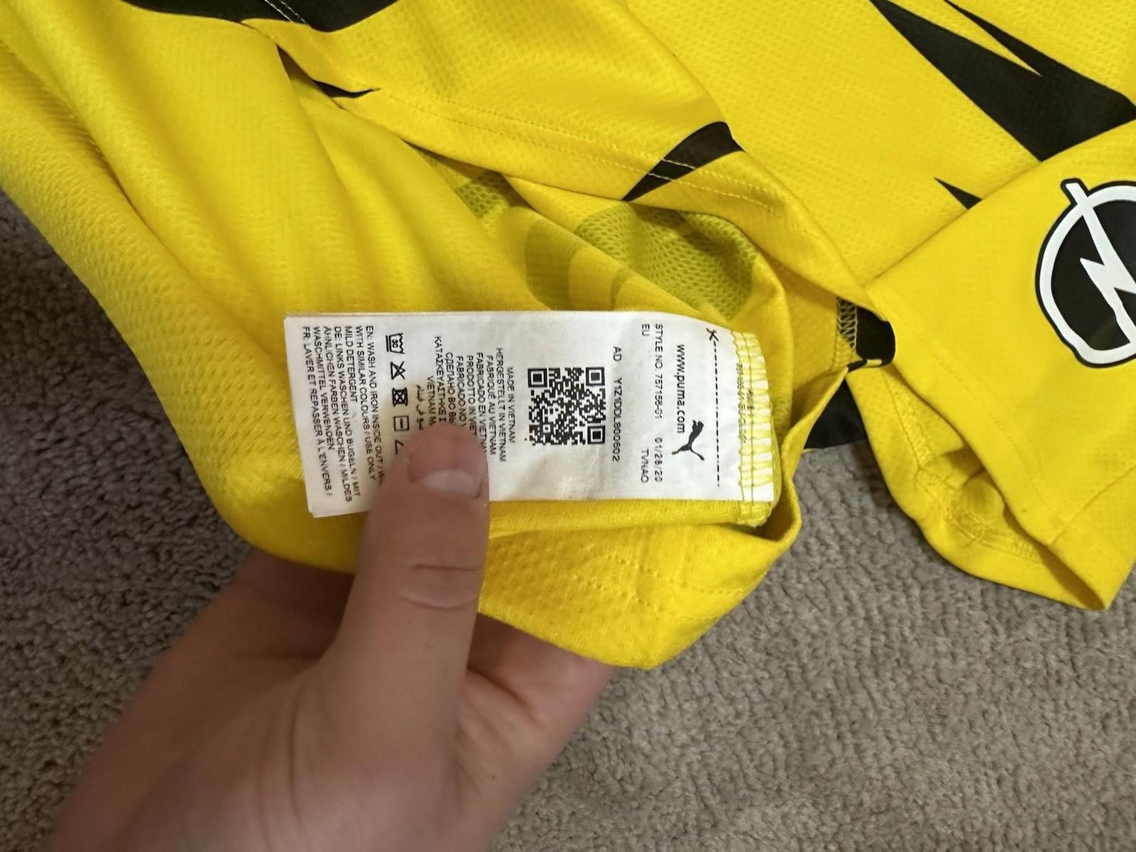 Puma BORUSSIA DORTMUND 2020 2021 HOE FOOTBALL SHIRT SOCCER JERSEY Size US L / EU 52-54 / 3 - 7 Thumbnail