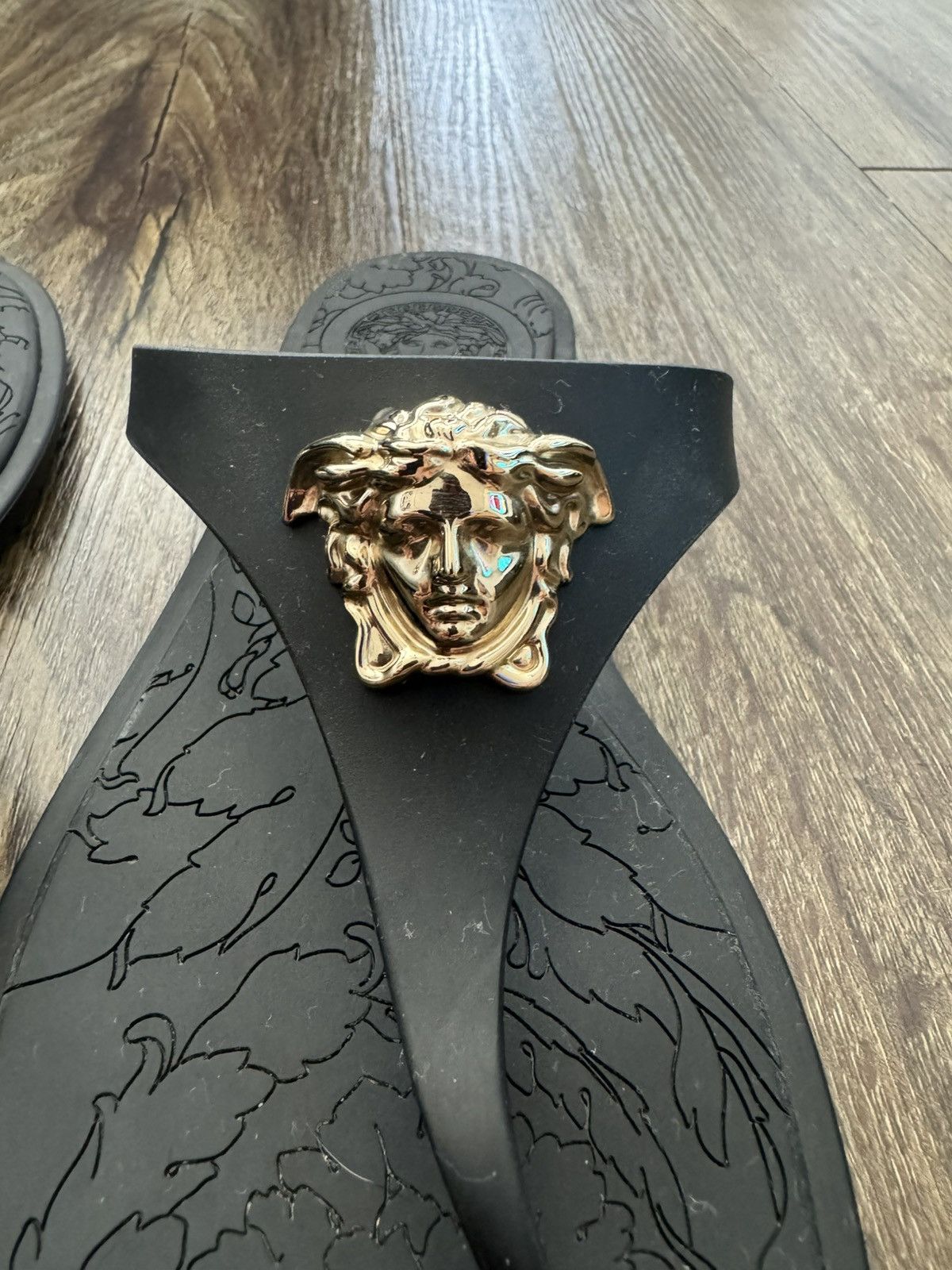 Versace Versace La Medusa Thong Slides Size US 7 / IT 37 - 7 Thumbnail