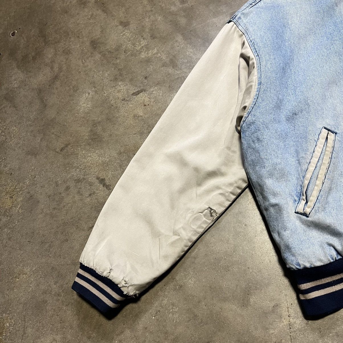 American Eagle Outfitters Vintage American Eagle Denim Bomber Jacket Varsity Faded Y2K Size US L / EU 52-54 / 3 - 4 Thumbnail