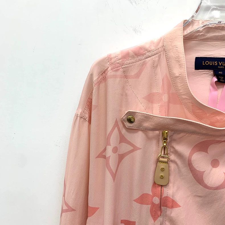 Louis Vuitton Louis Vuitton Pink logo printed silk zip-up long sleeve ja Size S / US 4 / IT 40 - 3 Thumbnail