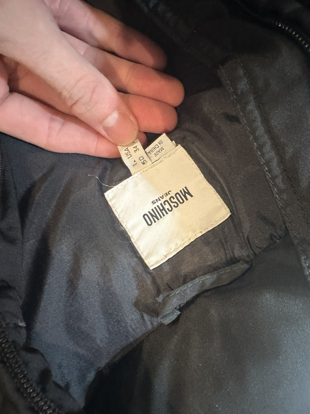 Moschino Vintage Moschino Jeans Puffer Vest Black Peace Logo Size US L / EU 52-54 / 3 - 3 Thumbnail