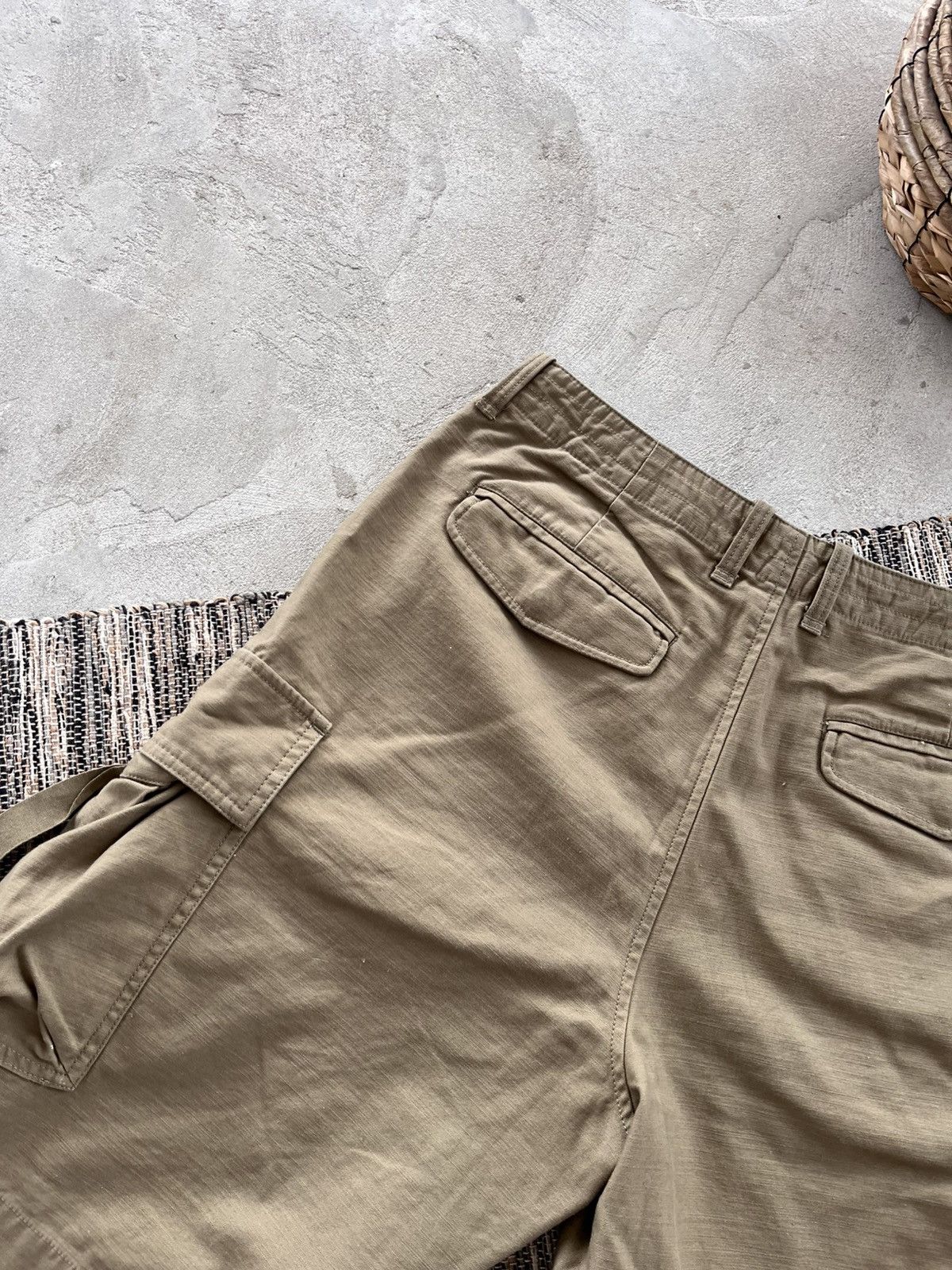 Allsaints Vintage AllSaints Green Military Avantgarde Y2K Cargo Shorts Size US 31 - 13 Thumbnail