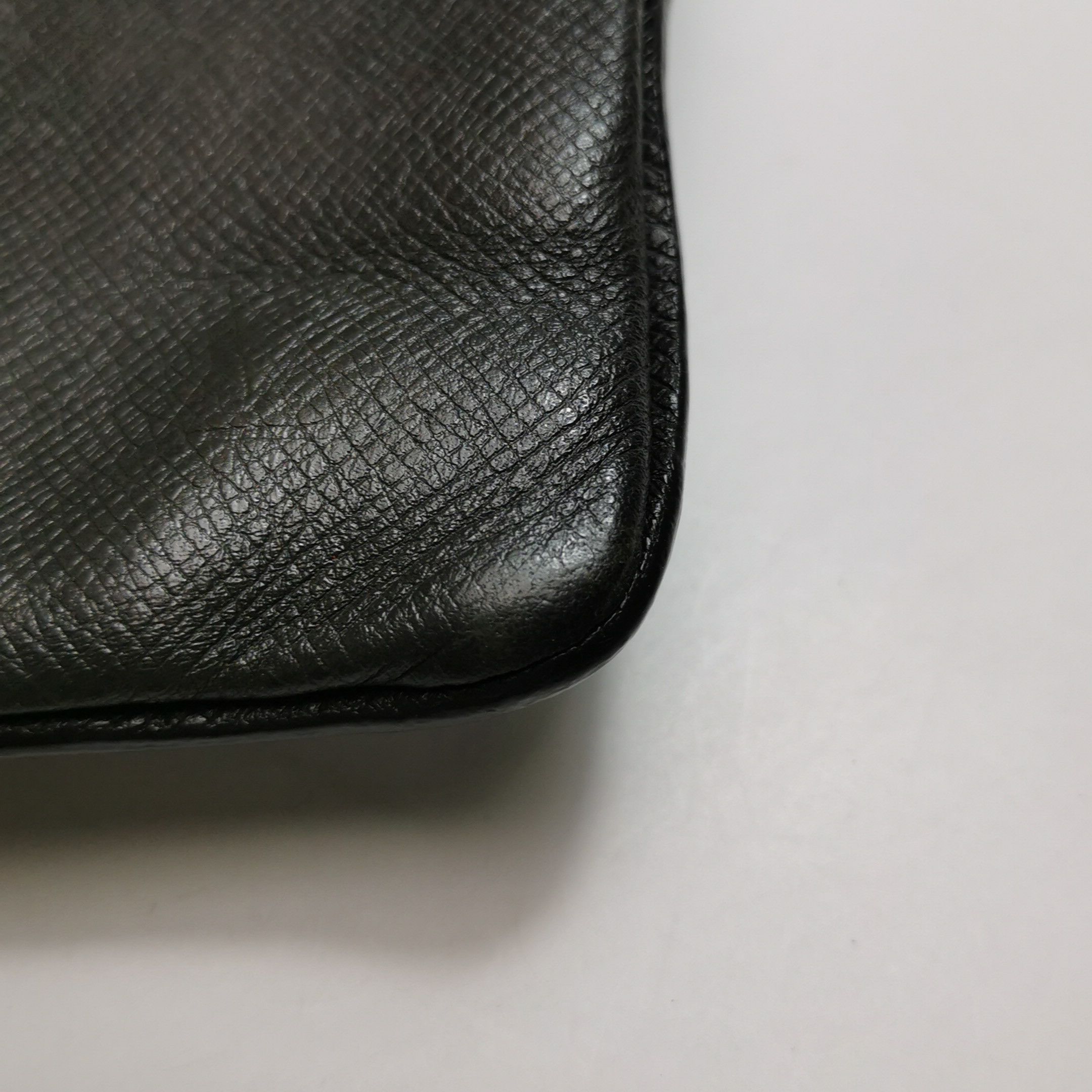 Louis Vuitton Louis Vuitton (LV) Cowhide Solid Zipper Crossbody Bag -y250 Size ONE SIZE - 7 Thumbnail