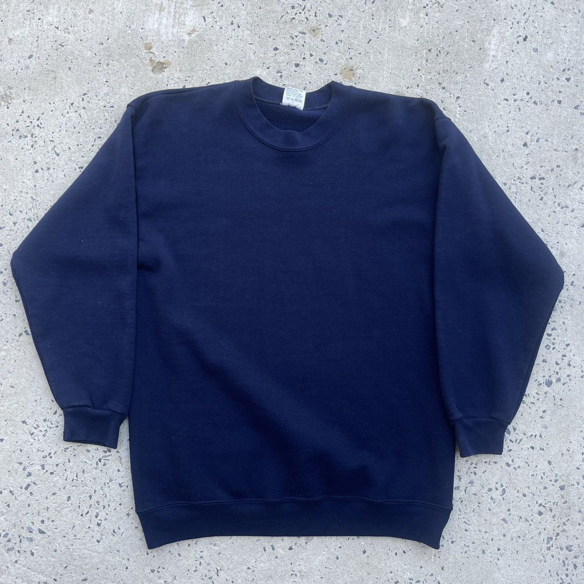 Vintage Vintage 90s WON’S WEAR Navy Blank Crewneck Sweatshirt Size US XL / EU 56 / 4 - 1 Thumbnail
