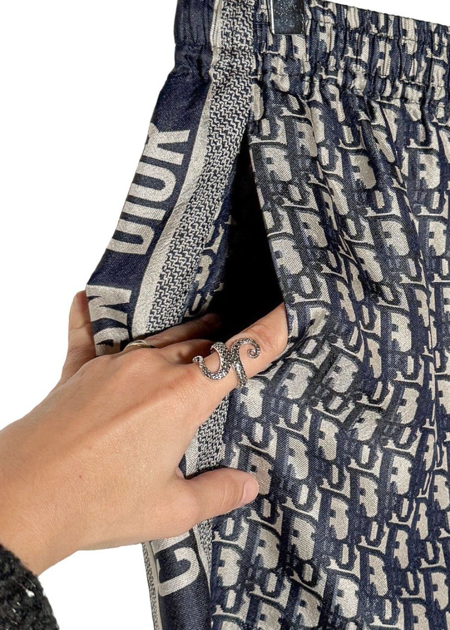 Dior Dior Chez Moi Oblique Navy Blue Beige Silk Shorts Size 27" / US 4 / IT 40 - 4 Thumbnail