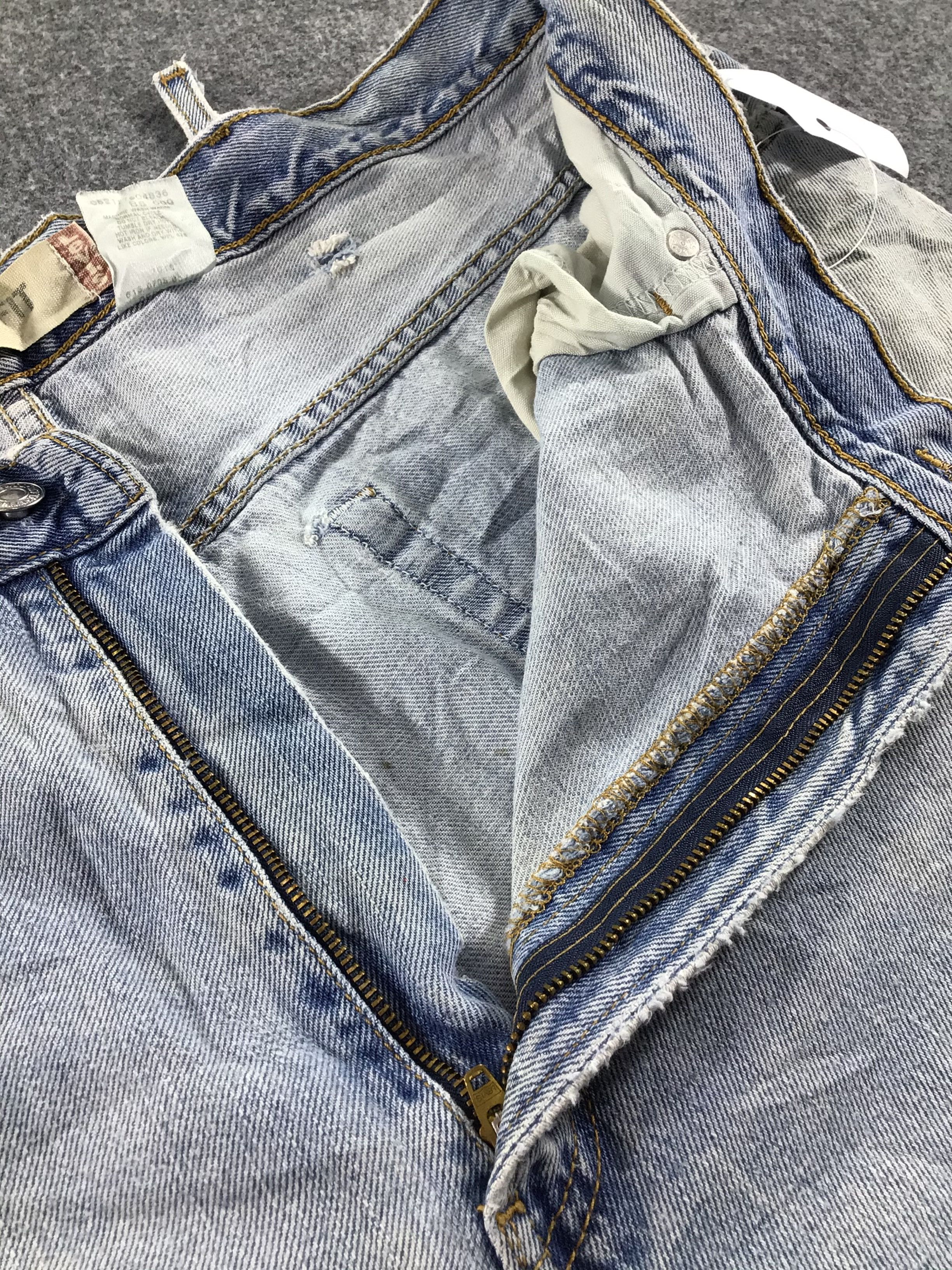 Levi's Vintage Levis 560 Jeans Stone Wash Denim -J573 Size US 40 / EU 56 - 9 Thumbnail