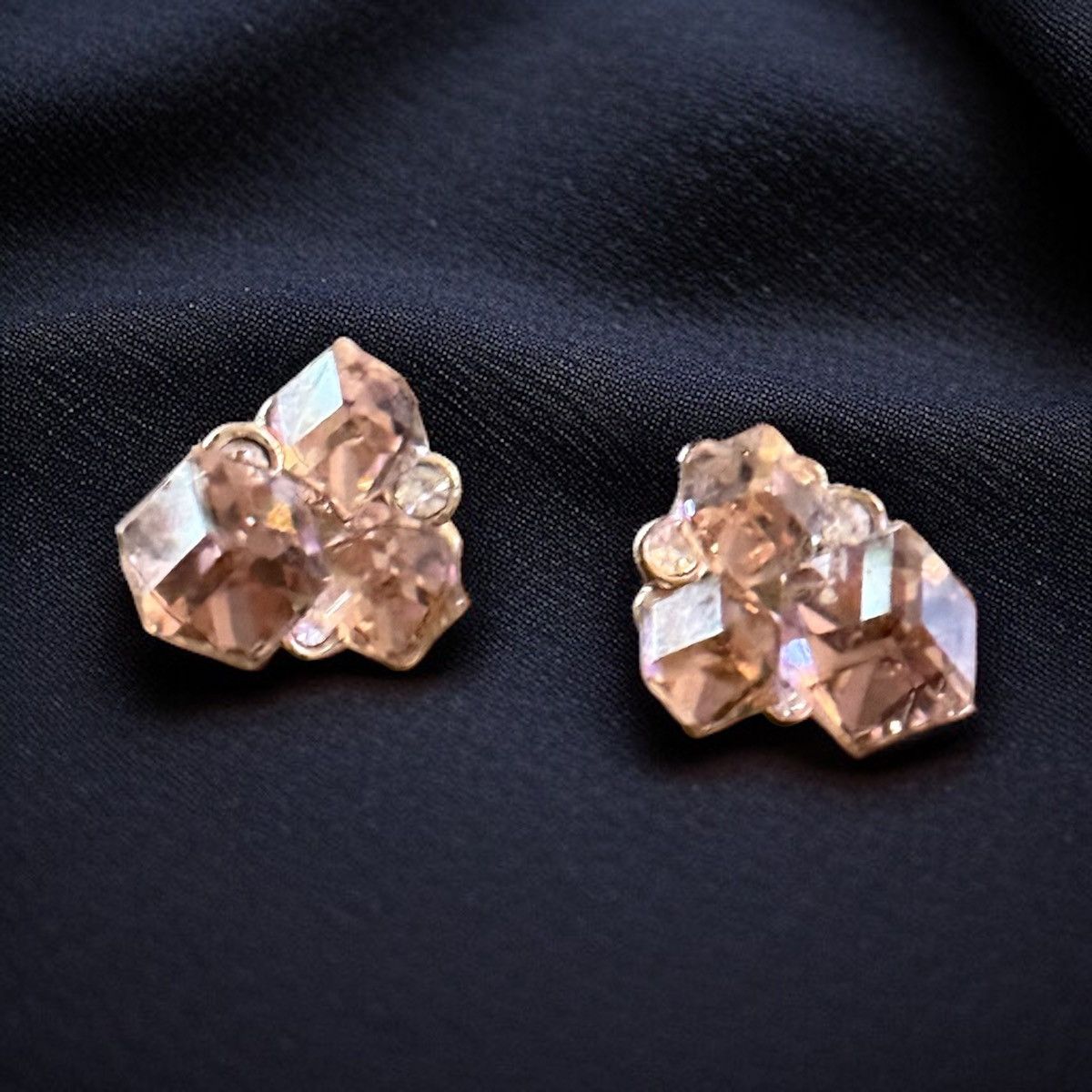 Other Champagne square crystal cube cluster stud earrings Size ONE SIZE - 1 Thumbnail