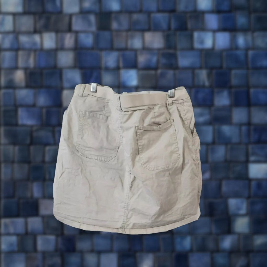 Lee Riders By Lee Skort Womens 18 Mid Rise Beige Khaki Zip Pockets Stretch Elastic Waist Solid Beige 90s Not Applicable Women Size 40" / US 18 - 1 Thumbnail