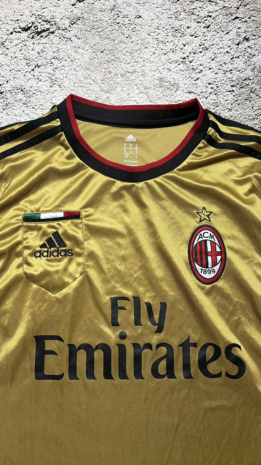 Adidas 2013-2014 ACM Milan adidas vintage rare third kit jersey Size US S / EU 44-46 / 1 - 3 Thumbnail