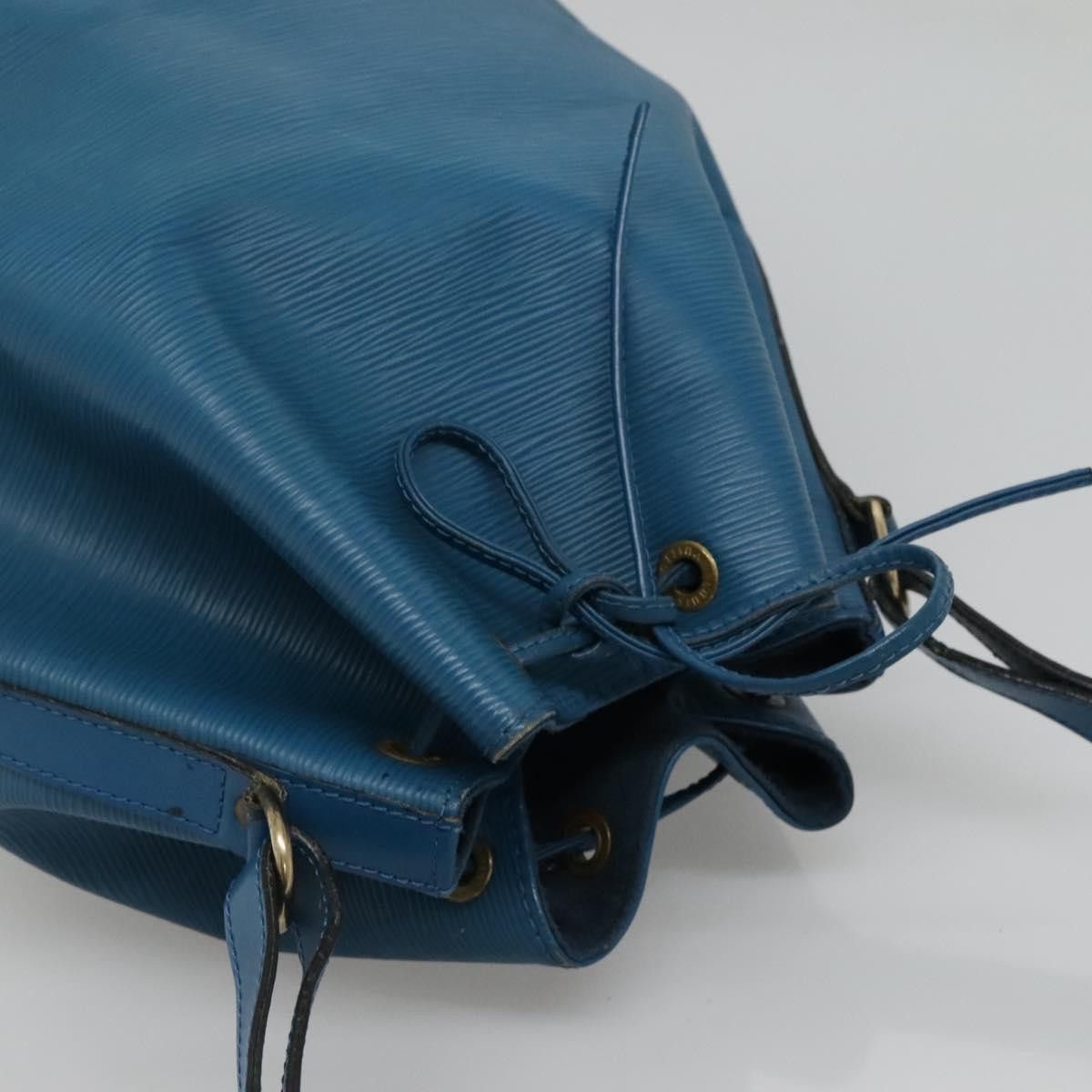 Louis Vuitton LOUIS VUITTON Epi Noe Shoulder Bag Toledo Blue M44005 Size ONE SIZE - 6 Thumbnail
