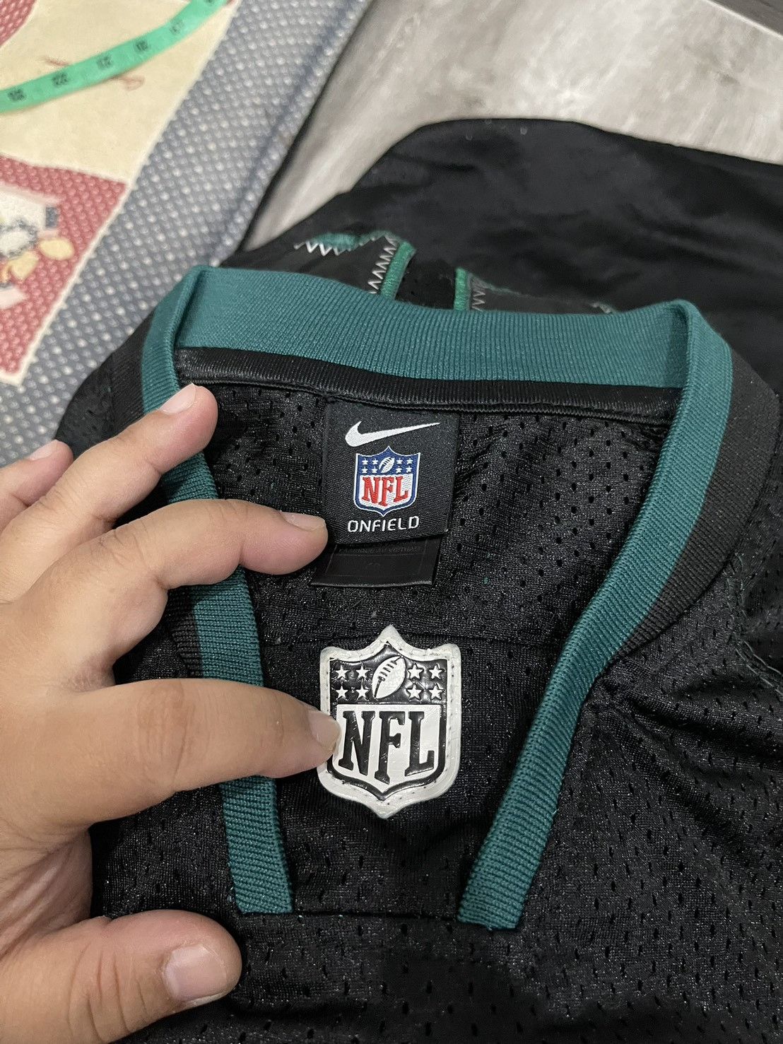 Nike Philadelphia Eagles Carson Wentz #11 Black Elite Jersey Size US M / EU 48-50 / 2 - 8 Thumbnail