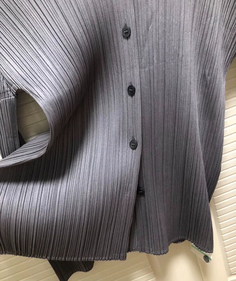 issey miyake size:4 Grey shirt