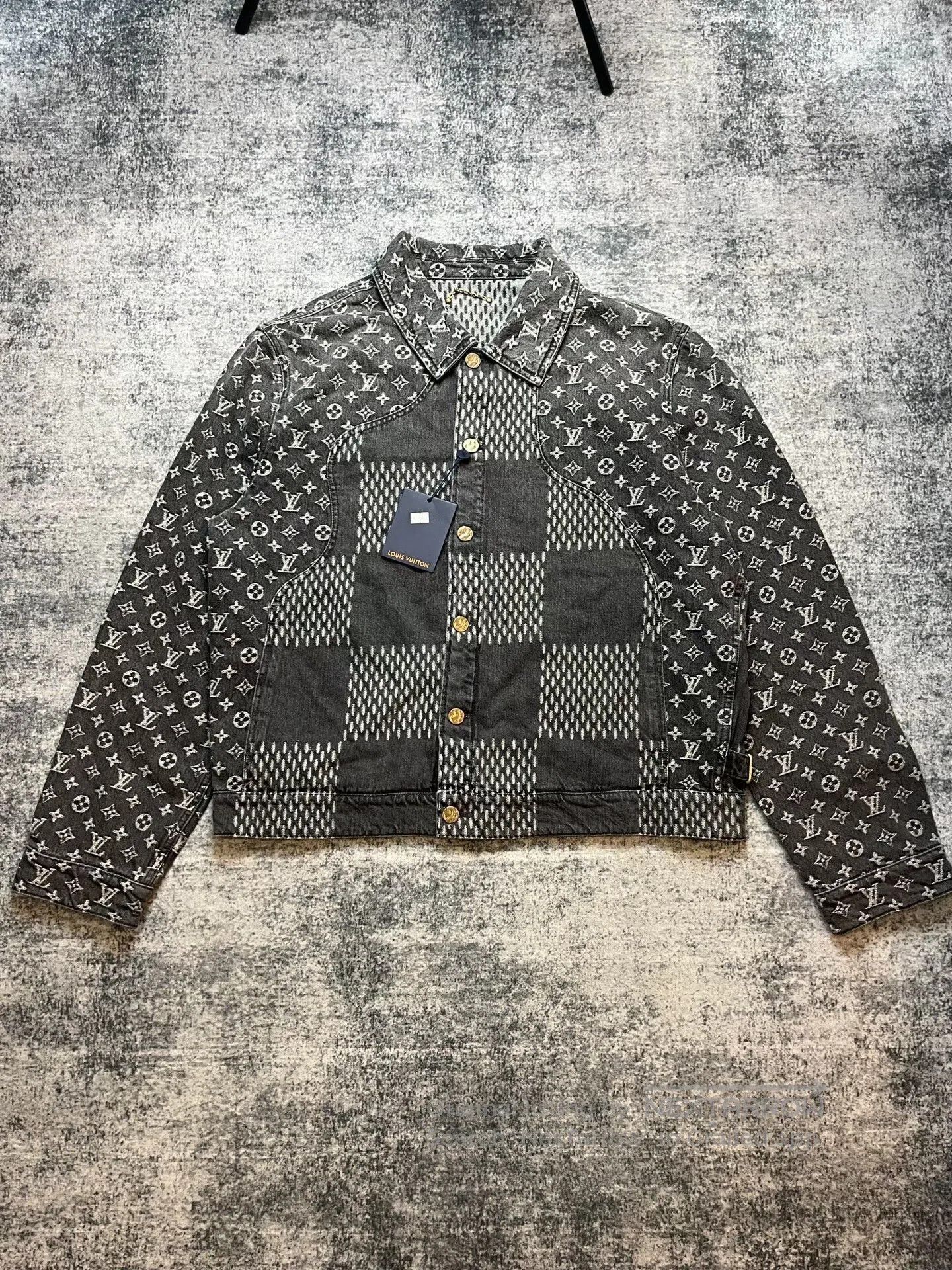 Louis Vuitton louis vuitton black denim jacket. Size US XXL / EU 58 / 5 - 1 Thumbnail