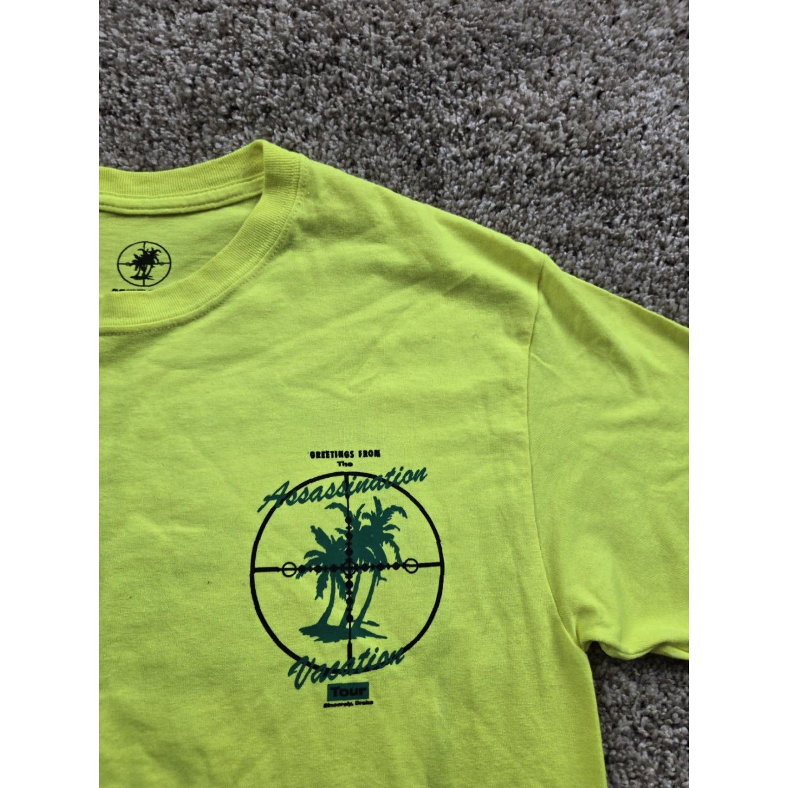 Vintage Drake T-shirt Assassination Vacation World Tour Medium Neon Yellow 2019 Size US M / EU 48-50 / 2 - 4 Thumbnail