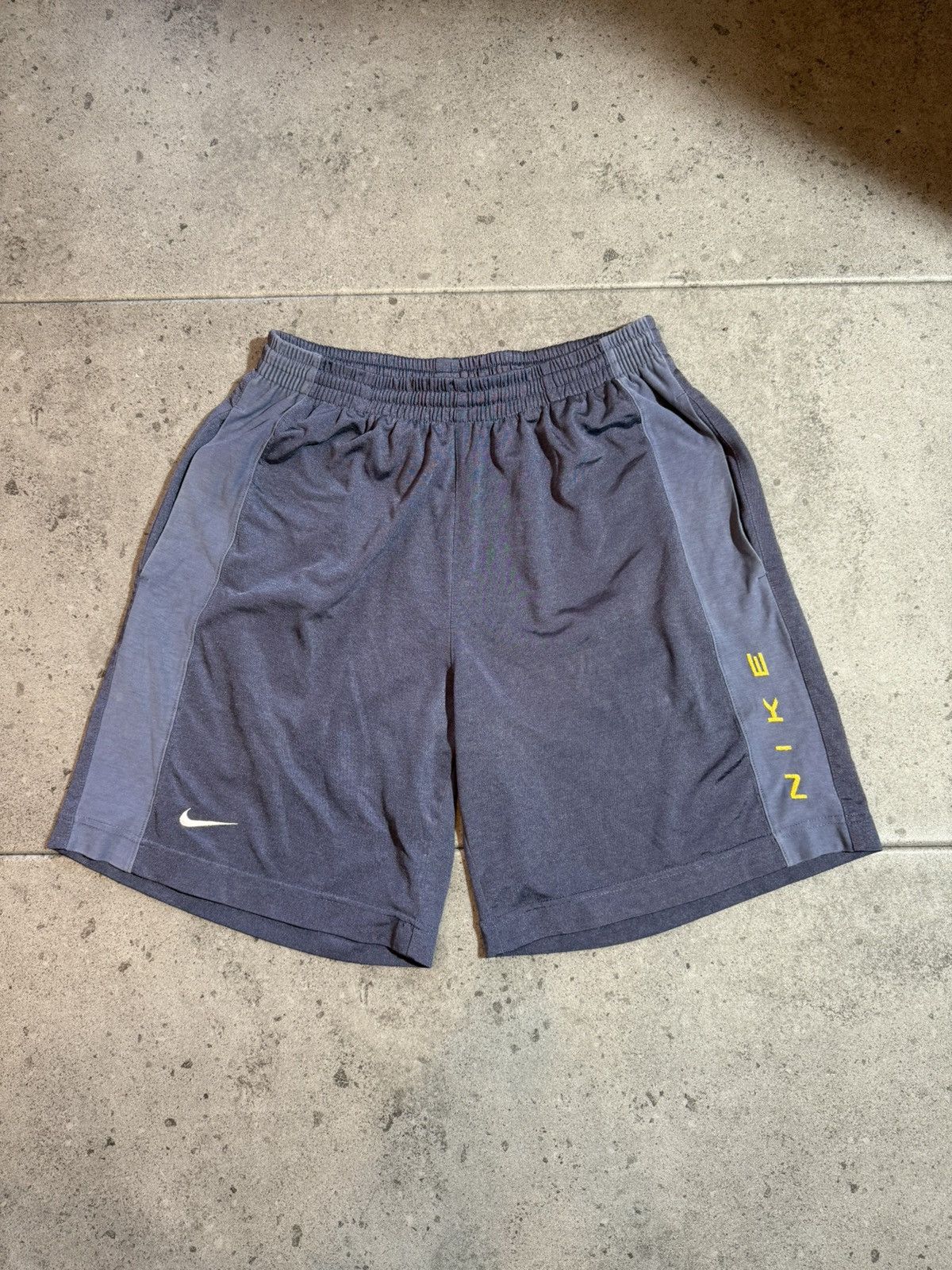 Nike × Vintage vintage 90s Nike nylon cropped shorts pinterest soccer Size US 34 / EU 50 - 1 Thumbnail