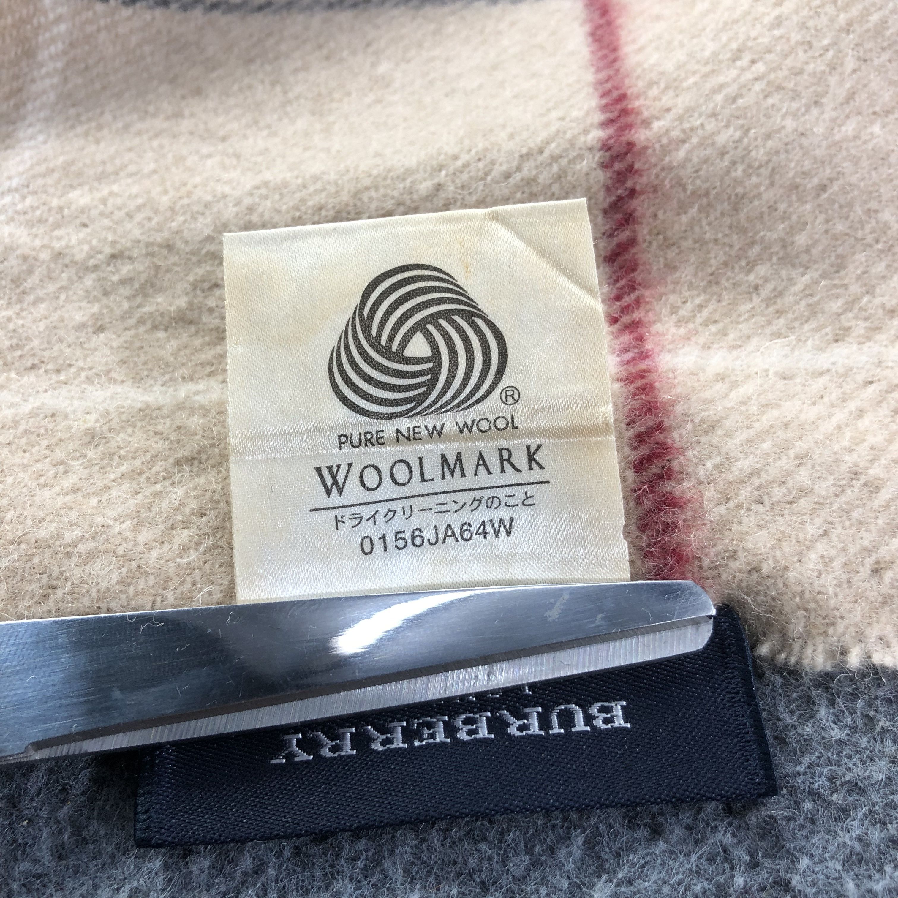 Burberry Burberry Oversized Wool Scarf Muffler V1083 Size ONE SIZE - 5 Thumbnail