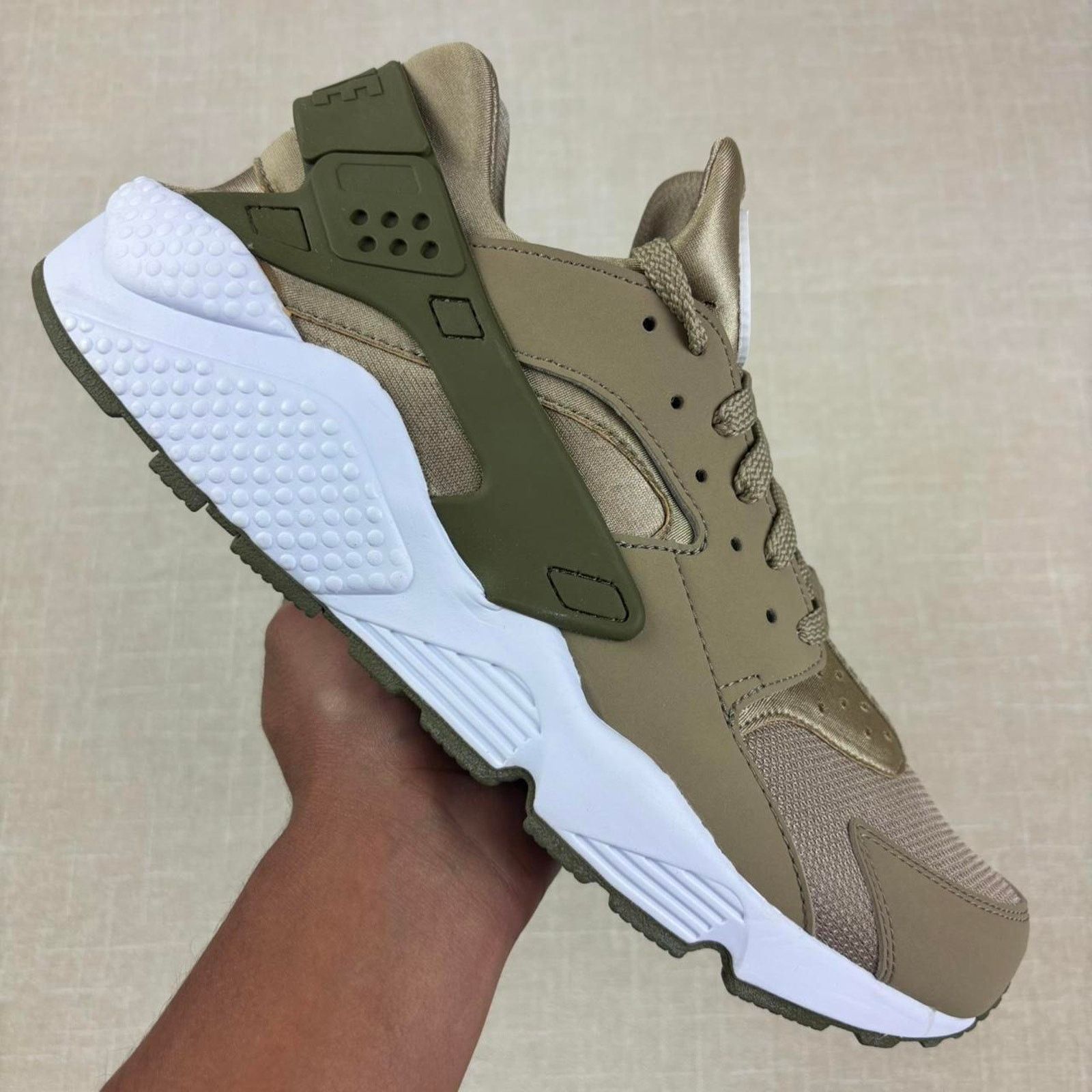 Nike 🐆 2017 Nike Air Huarache “Khaki” 13M Size US 13 / EU 46 - 1 Thumbnail