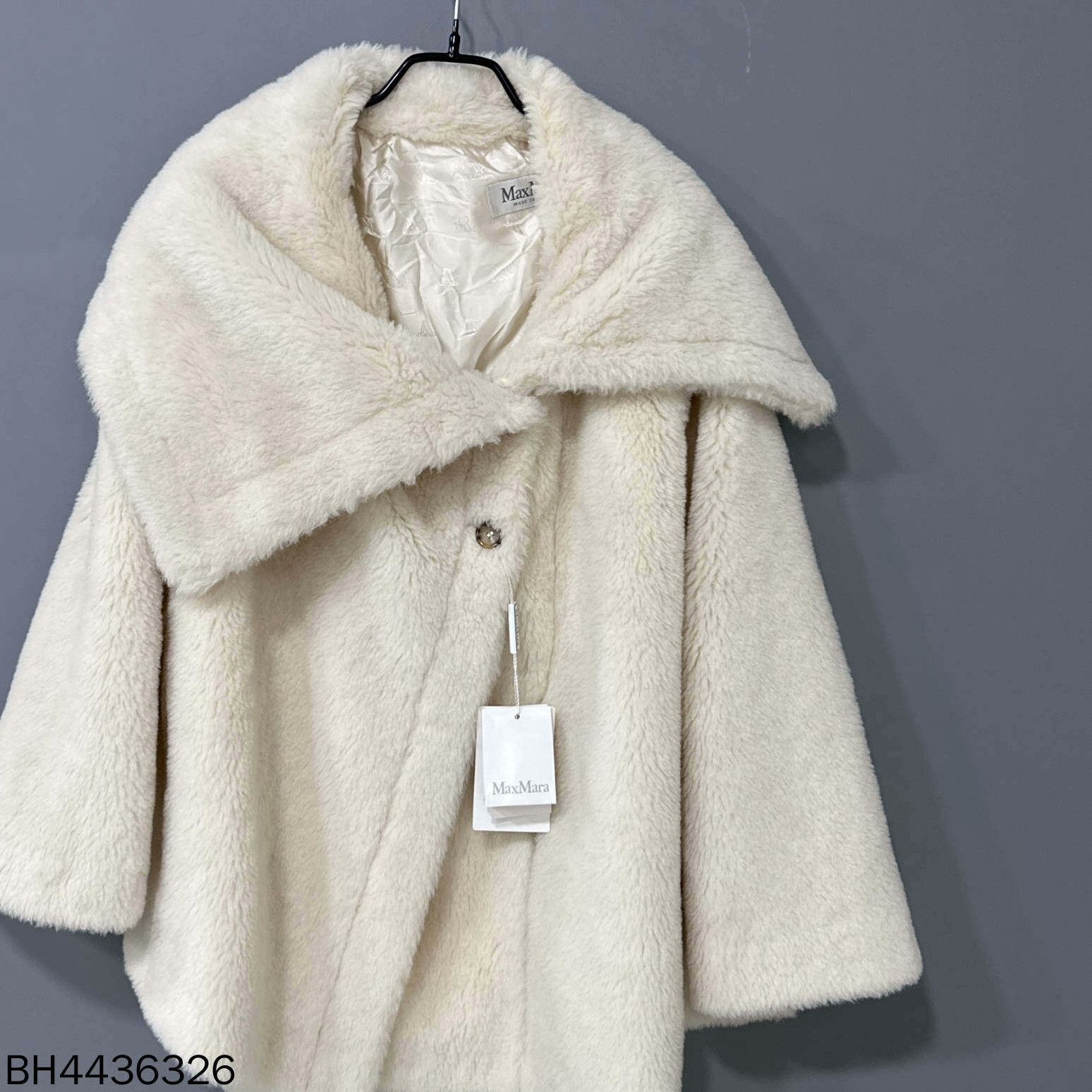 Max Mara cream teddy cape coat by MaxMara Size M / US 6-8 / IT 42-44 - 1 Thumbnail