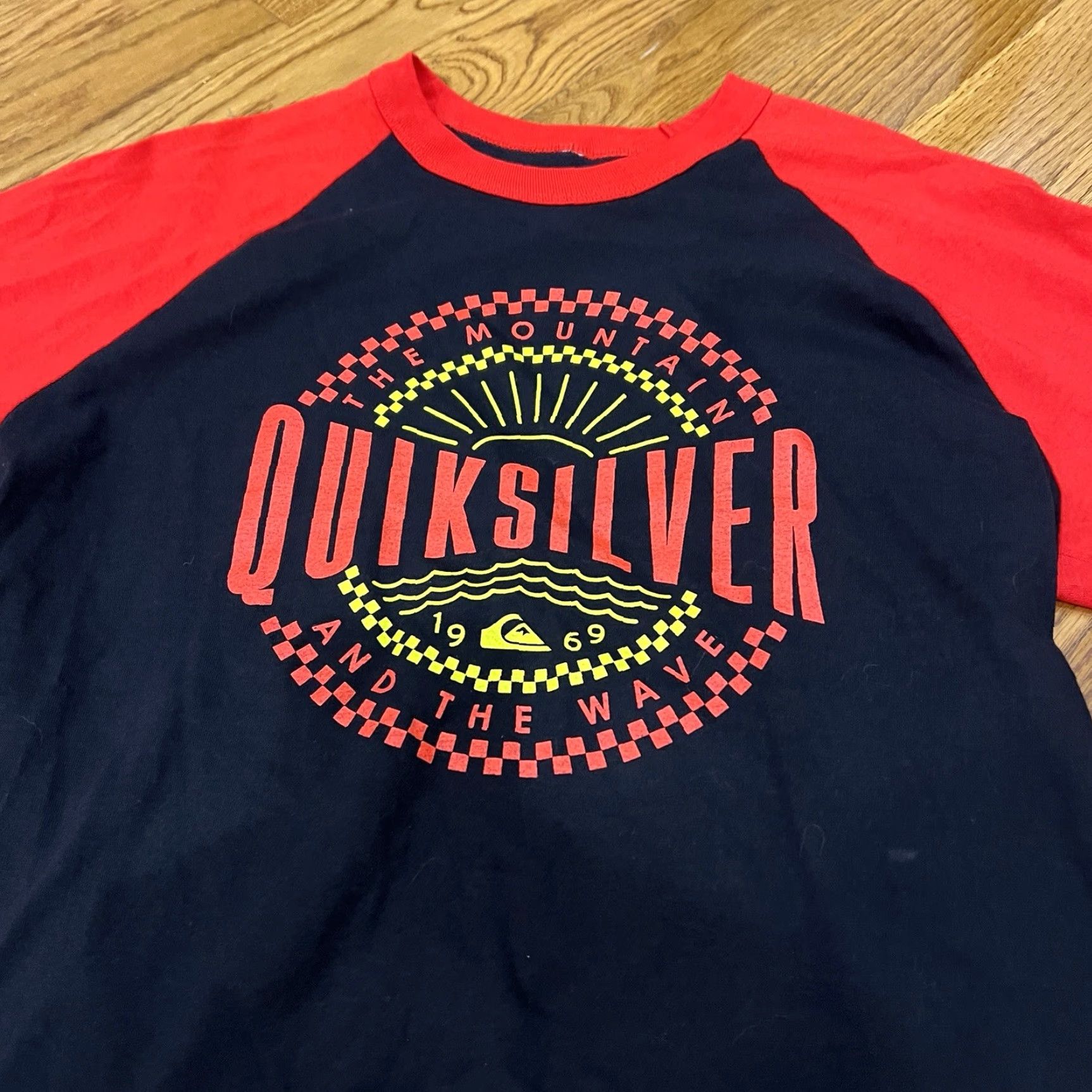 Quiksilver VINTAGE Quiksilver Shirt Adult XL 3/4 Sleeve Crew Neck Black Red Logo Surf California Hawaii 70s Mens Size US XL / EU 56 / 4 - 2 Thumbnail
