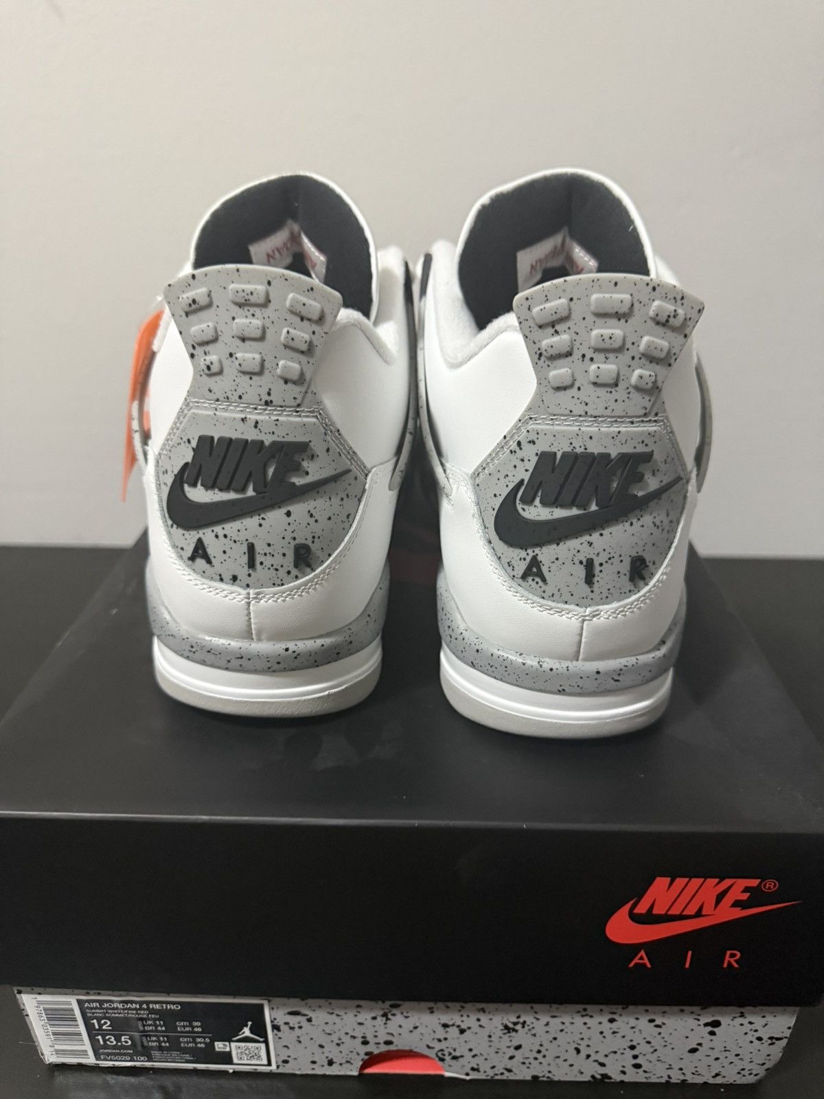 Air Jordan 4 (White Cement)