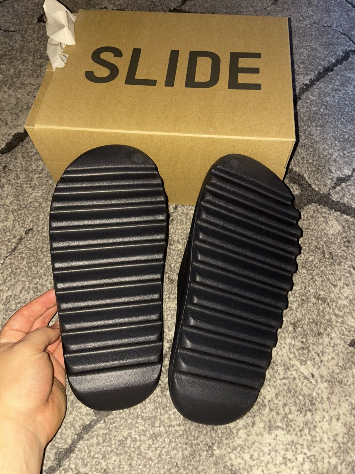 Yeezy Yeezy Slide Onyx US10/EU44,5 Size US 10 / EU 43 - 5 Thumbnail