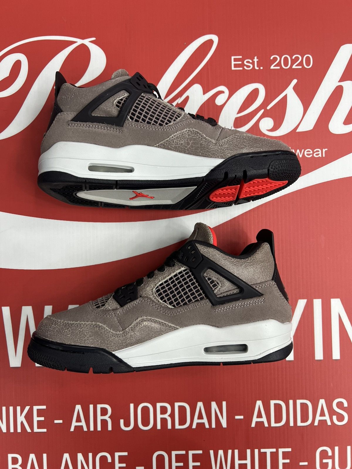 Jordan Brand Air Jordan 4 Retro (GS) Taupe Haze Size 5.5Y (DJ6249-300) Size US 5.5 / EU 38 - 3 Thumbnail