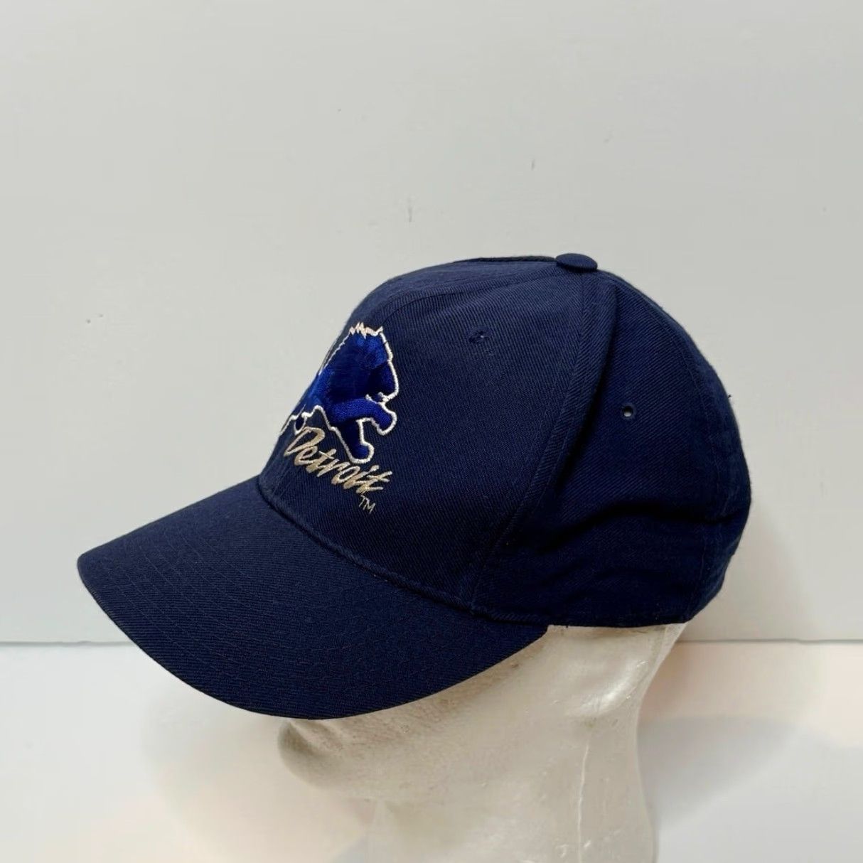 New Era VINTAGE 90s Detroit Lions New Era Pro Model Fitted Hat 7 1/8 NFL Football Blue Mens Baseball Cap 90s Sports Lions Size ONE SIZE - 2 Thumbnail