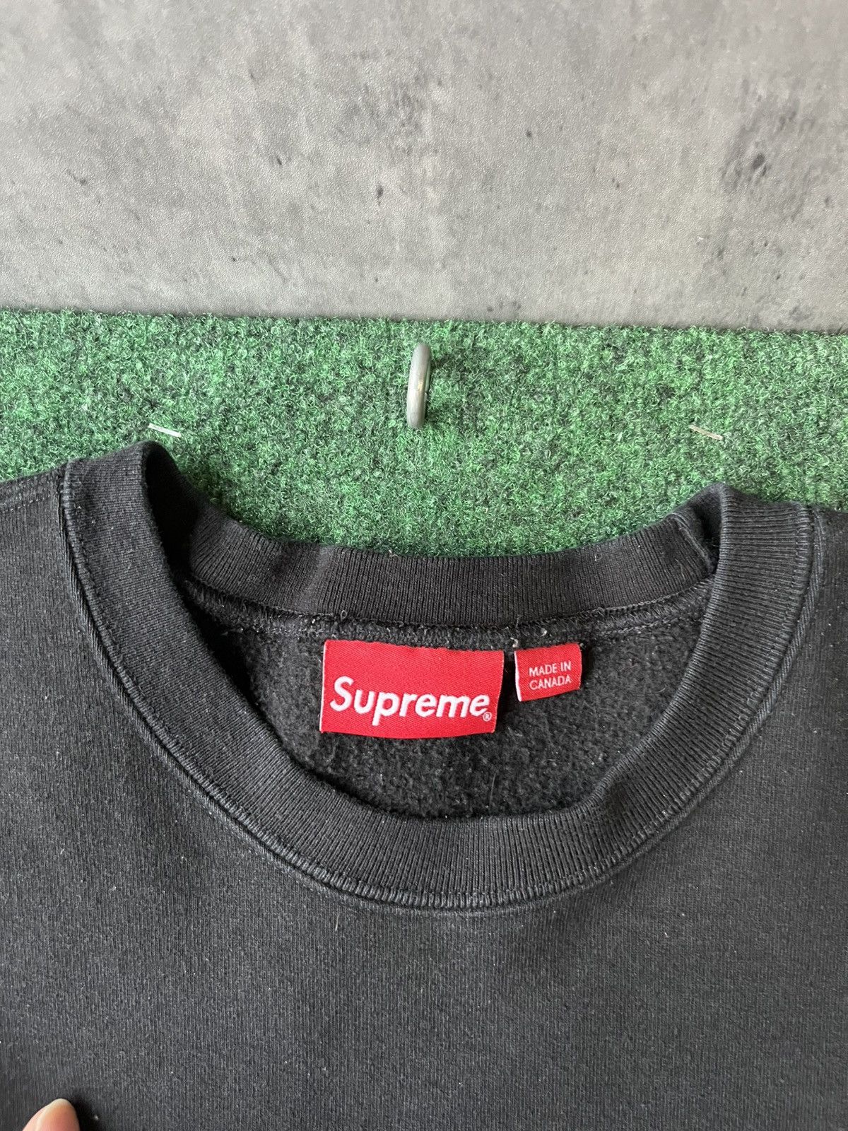 Supreme USED SUPREME BOGO CREWNECK SIZE XL Size US XL / EU 56 / 4 - 6 Thumbnail