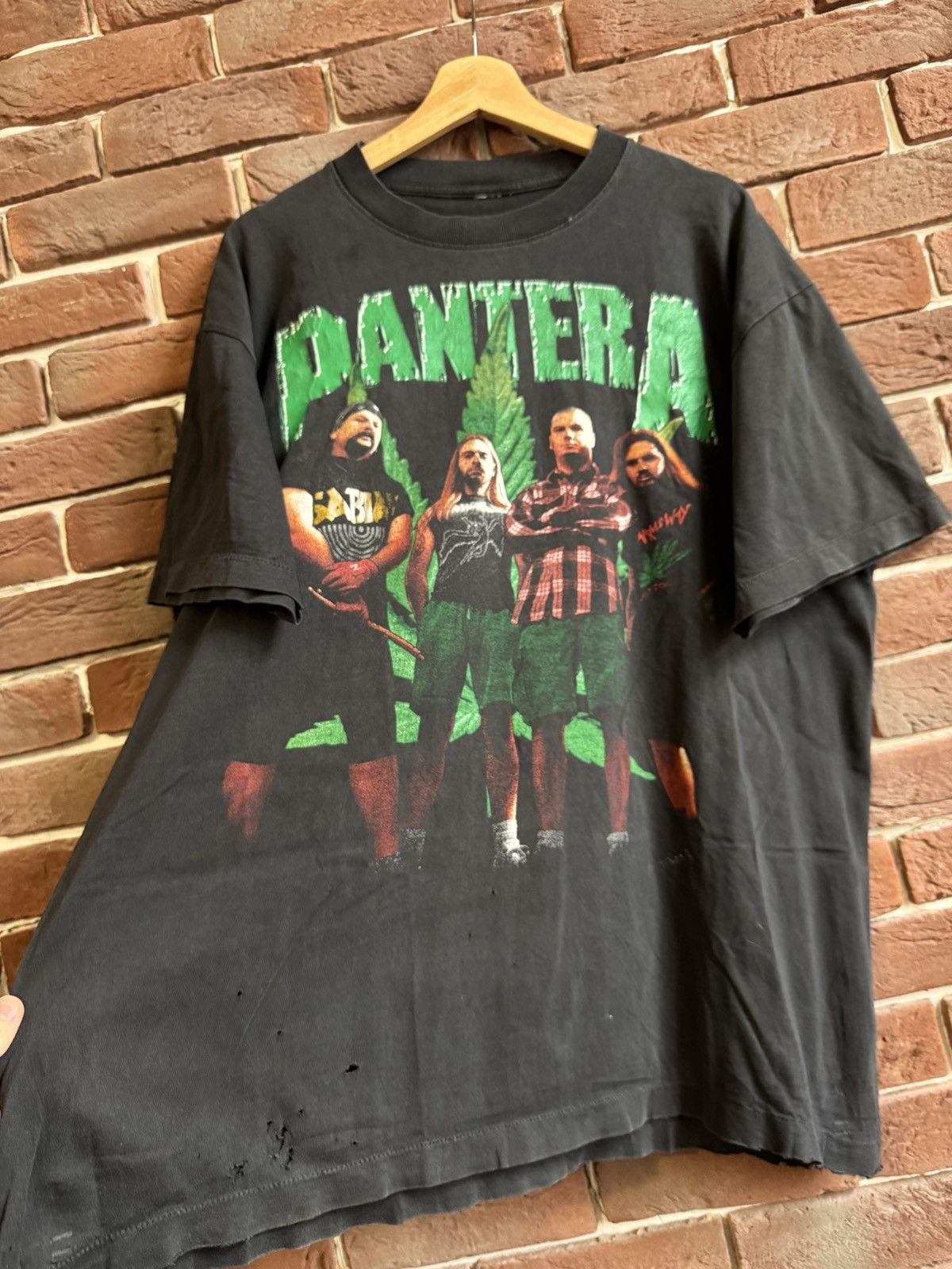 Band Tees 90s Rare Vintage Pantera Far Beyond Tee Metal Band Grail 90s Size US XL / EU 56 / 4 - 4 Thumbnail