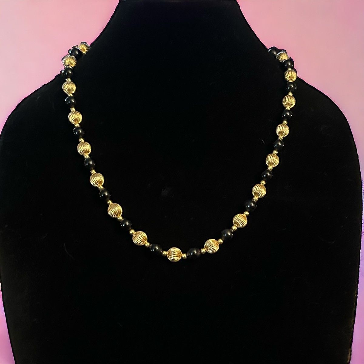 Vintage Vintage gold and black bead necklace Size ONE SIZE - 1 Thumbnail