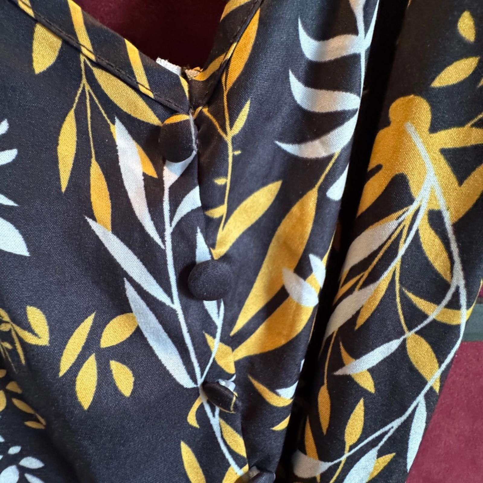 Designer Casual Black and Yellow Shorts Romper Size XL / US 12-14 / IT 48-50 - 5 Thumbnail