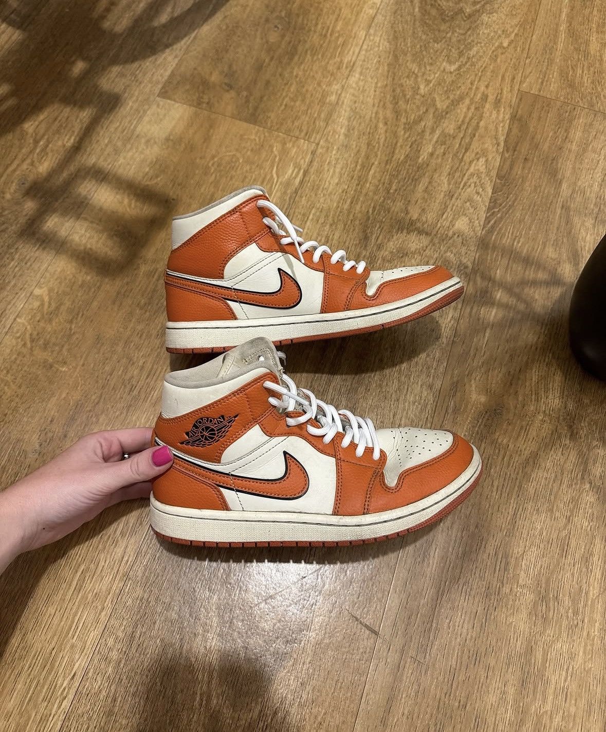 Nike VINTAGE NIKE AIR JORDAN ORANGE WMNS SNEAKERS Size US 7 / IT 37 - 6 Thumbnail