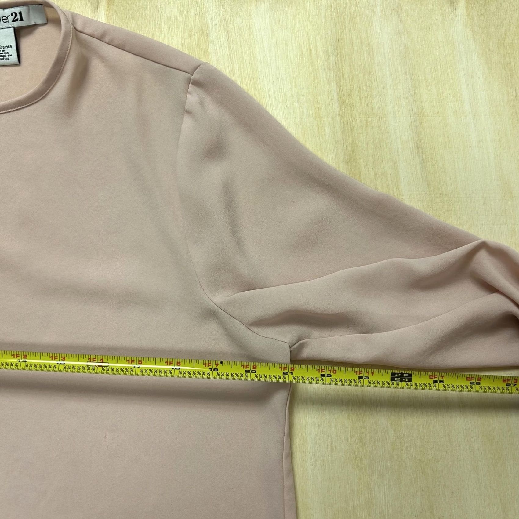 Forever 21 Y2K Forever 21 Blouse Womens Large Pink Keyhole Crew Neck 3/4 Sleeve Lightweight Size L / US 10 / IT 46 - 4 Thumbnail