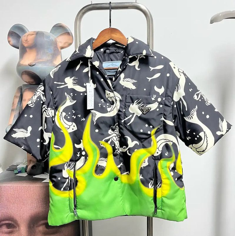 Prada Prada Black Short Sleeve Shirt with Unique Print Size US S / EU 44-46 / 1 - 1 Thumbnail