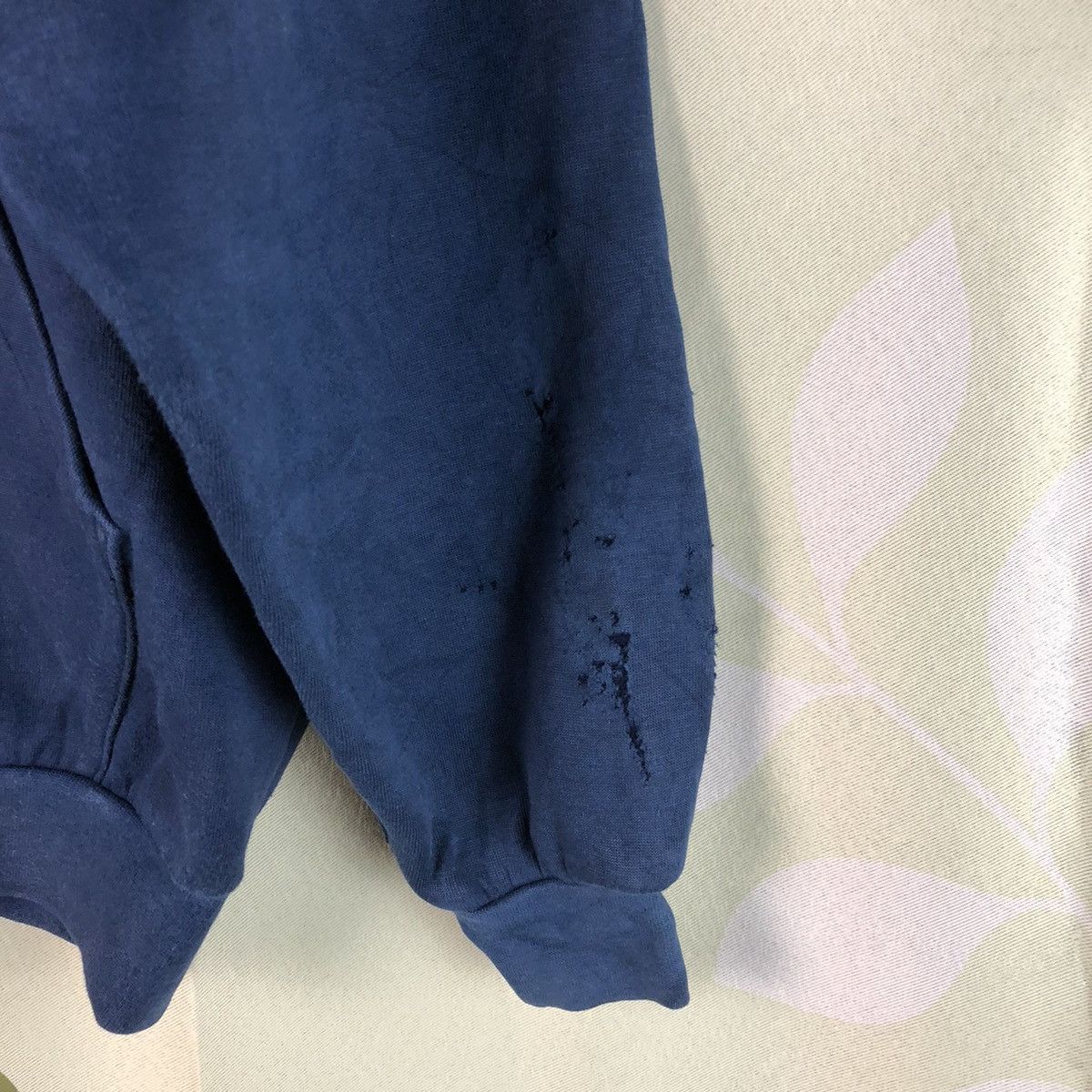 Japanese Brand × Vintage Elle Paris vintage distressed ripped Dark Blue Hoodie #7453 Size US M / EU 48-50 / 2 - 13 Thumbnail