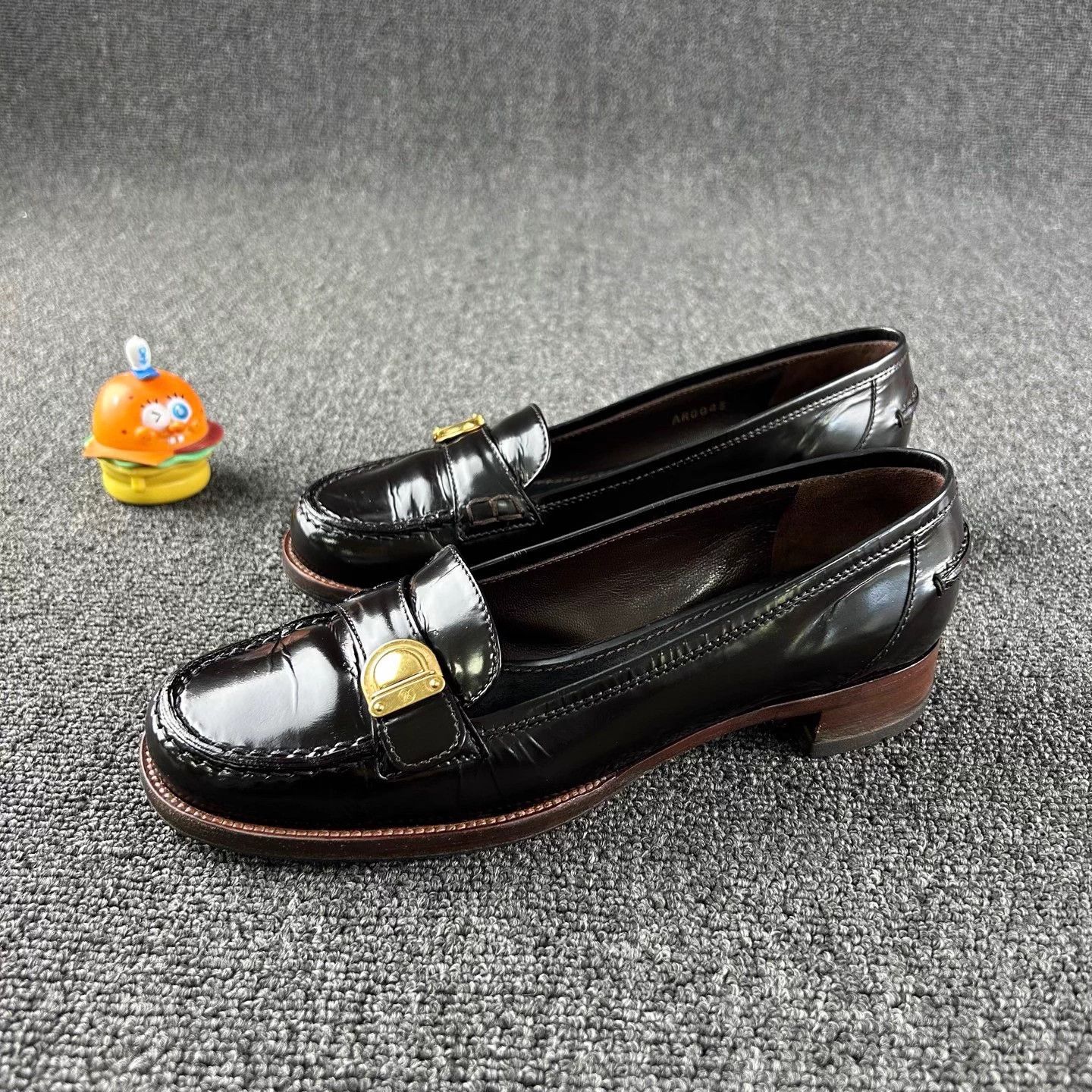 Louis Vuitton LV Black Loafers Size 36 Size US 5 / IT 35 - 1 Thumbnail