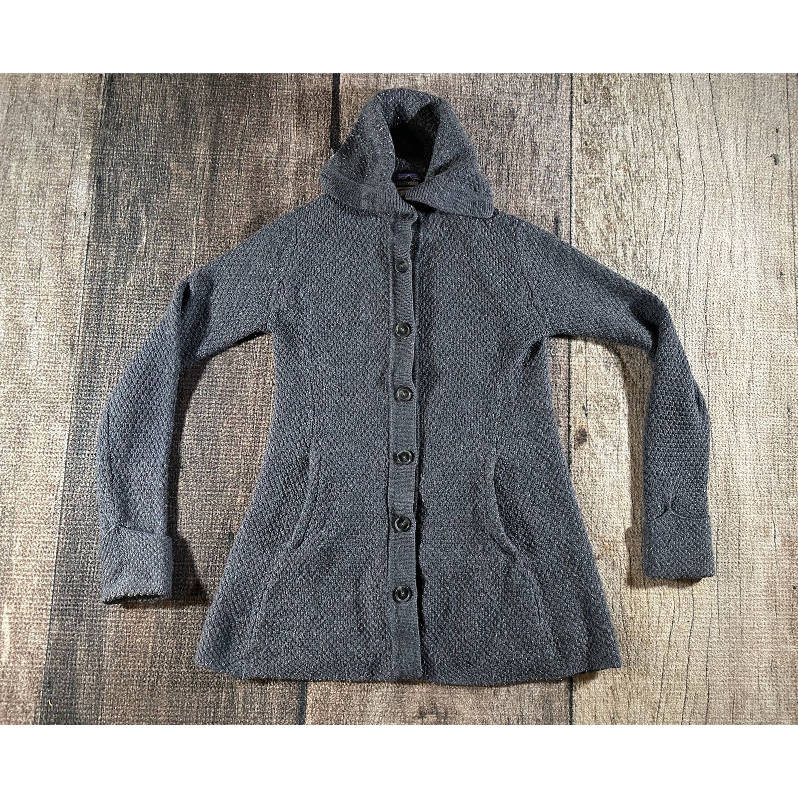Patagonia Patagonia Women's Small Grey Merino Wool Sweater Coat Knit Size S / US 4 / IT 40 - 1 Thumbnail