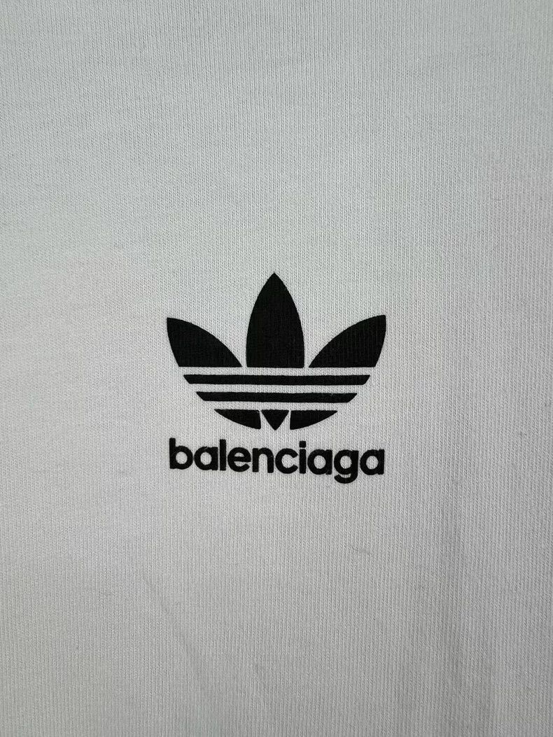 Other Balenciaga Clover embroidered LOGO short sleeve Size US S / EU 44-46 / 1 - 3 Thumbnail