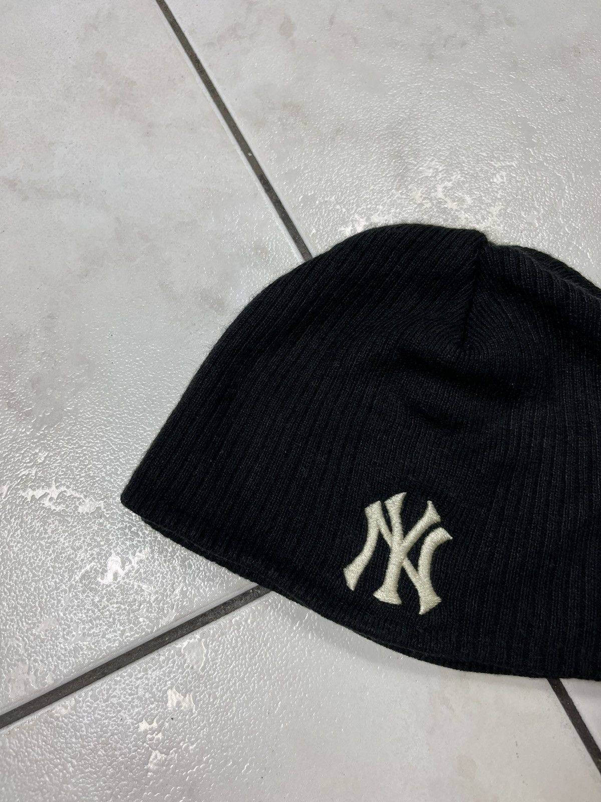 Adidas × New York Yankees × Vintage Vintage Adidas New York Yankees nyc beanie hat knit y2k logo Size ONE SIZE - 4 Thumbnail