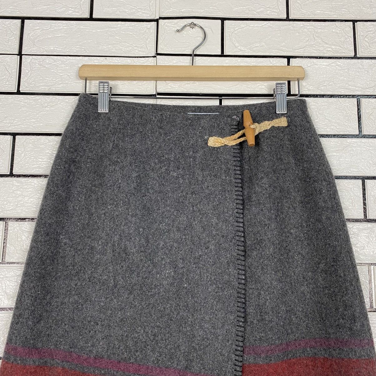 Japanese Brand Vintage Wool Skirt Striped Naf Naf Sport Issey Miyake Size 30" / US 8 / IT 44 - 4 Thumbnail