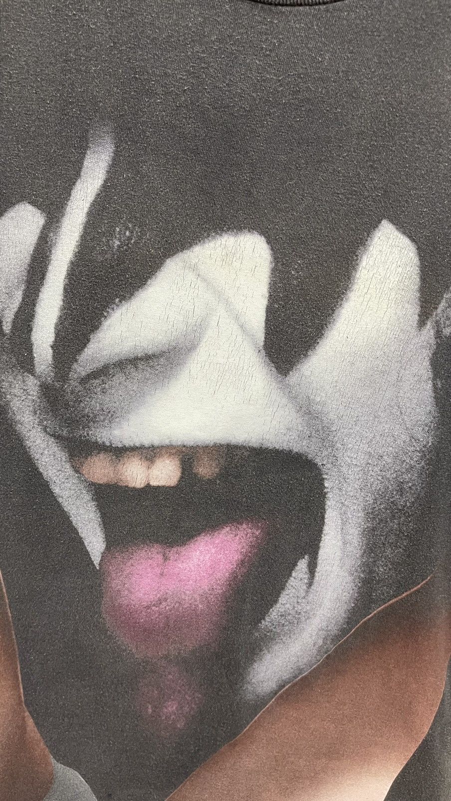 Dissizit Rare🔥DISSIZIT✖️KISS🔥HITTIN LICKS SINCE EIGTY666 Sun Faded Size US L / EU 52-54 / 3 - 7 Thumbnail
