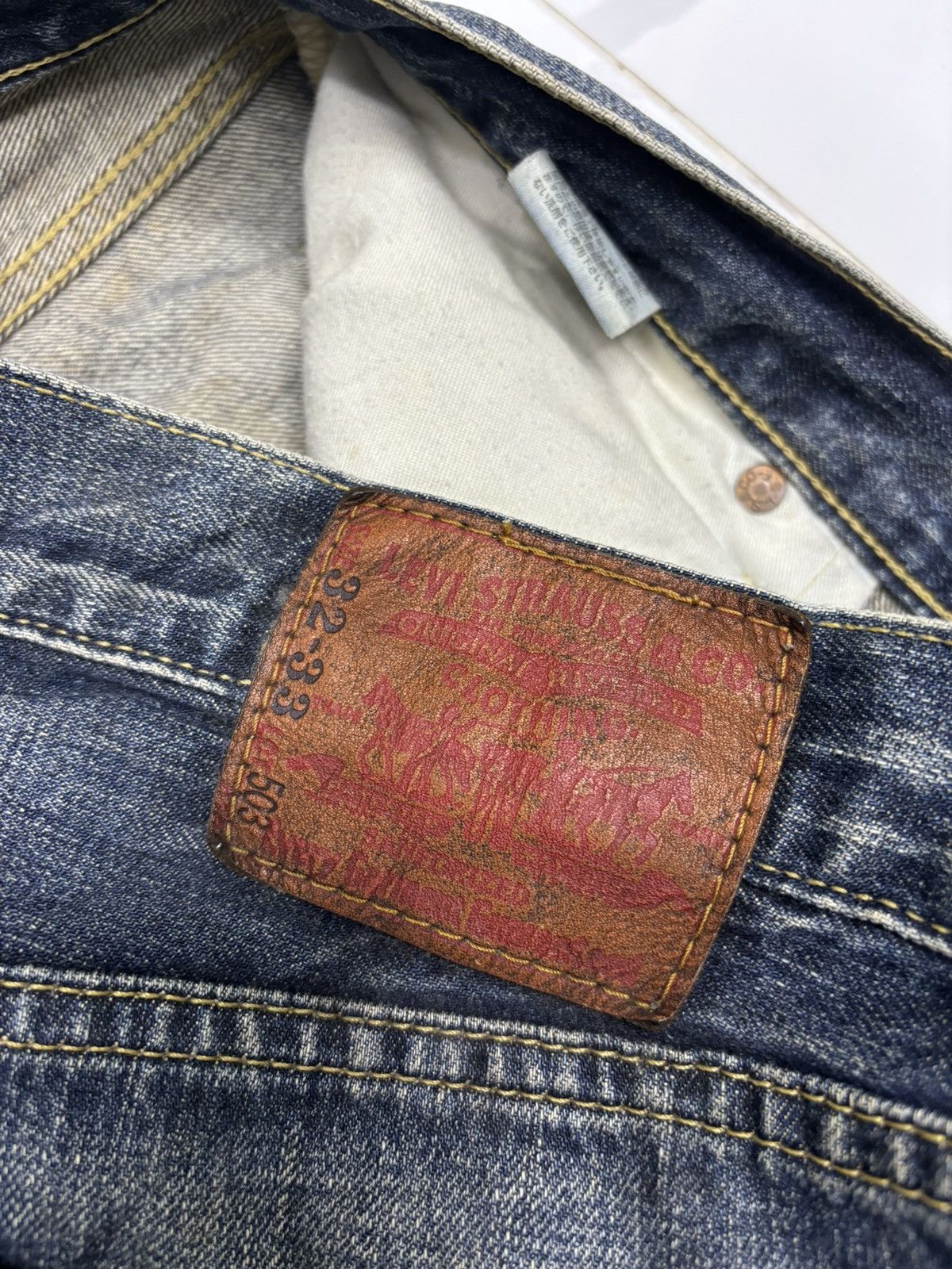 Levi's VINTAGE LEVIS 503 BAGGY DISTRESSED DENIM JEANS Size US 31 - 10 Thumbnail