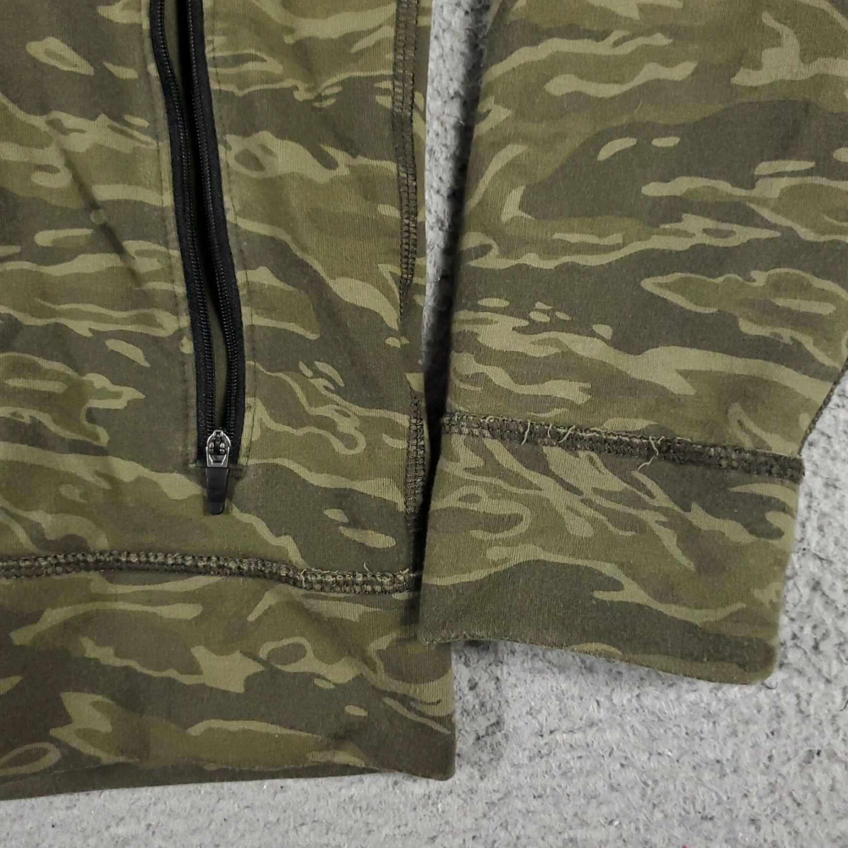 Abercrombie & Fitch Abercrombie & Fitch Camouflage Hoodie Full Zip Men’s XS Beige Cotton Blend Fleece Size US XS / EU 42 / 0 - 4 Thumbnail