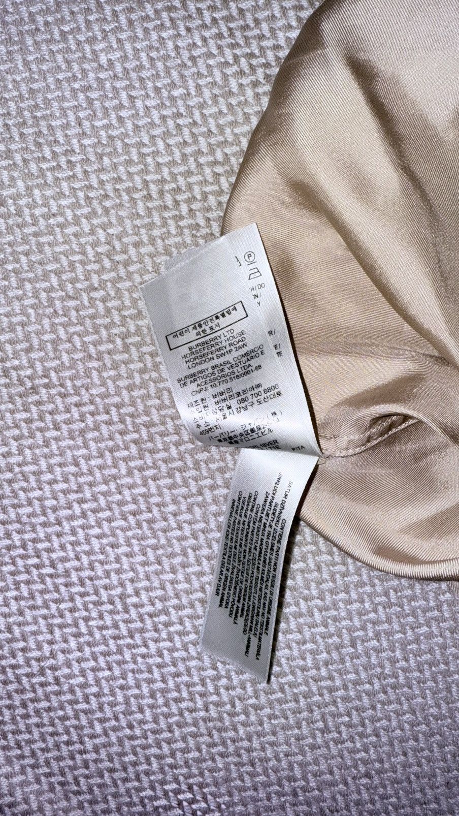 Burberry Burberry Circle Logo Silk Shirt Size US L / EU 52-54 / 3 - 7 Thumbnail