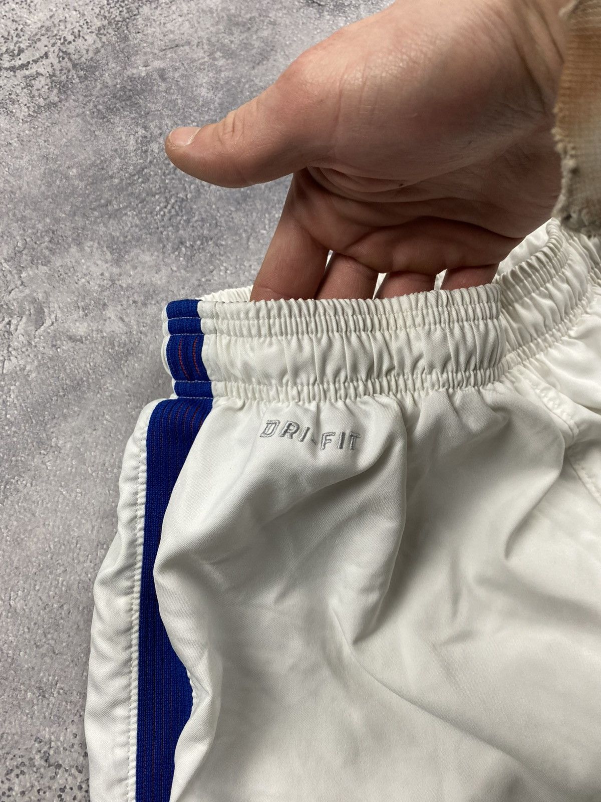 Nike Vintage Nike England Soccer Shorts Streetwear Swoosh Size M Size US 32 / EU 48 - 5 Thumbnail