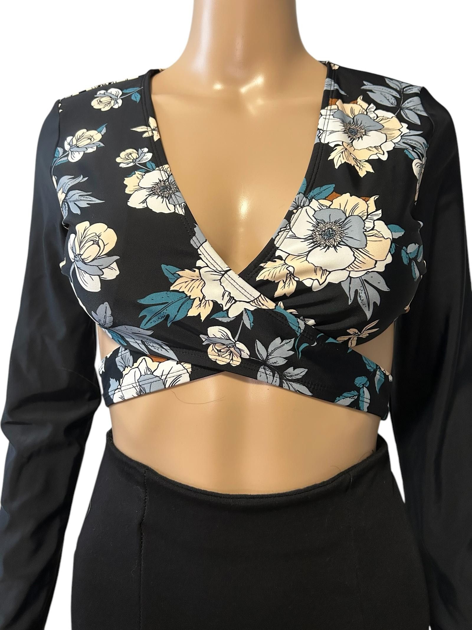 Designer Floral Cut-Out Crop Top Size S / US 4 / IT 40 - 2 Thumbnail