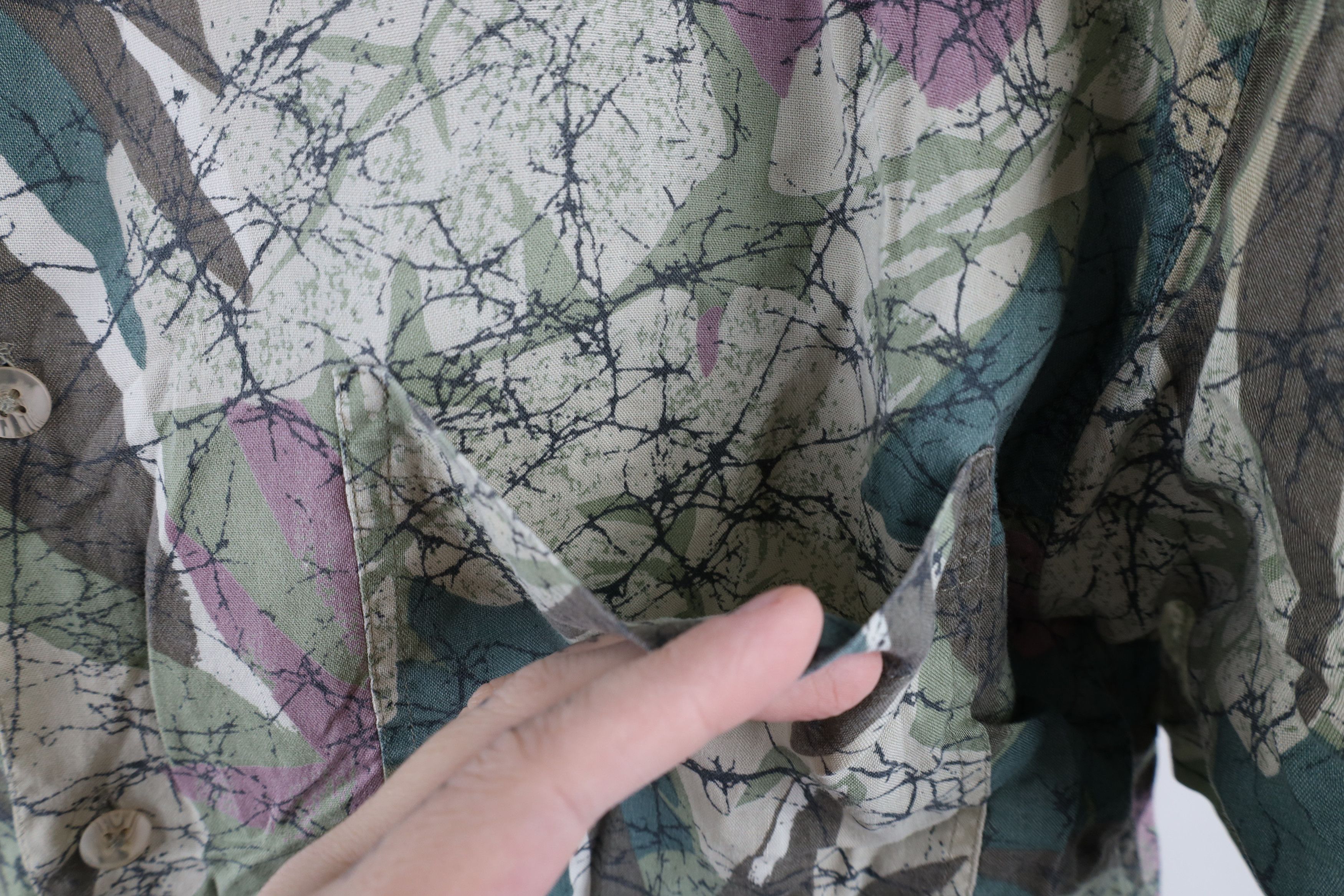 Vintage Vintage 90s Streetwear Abstract Flower Hawaiian Button Shirt Size US M / EU 48-50 / 2 - 4 Thumbnail