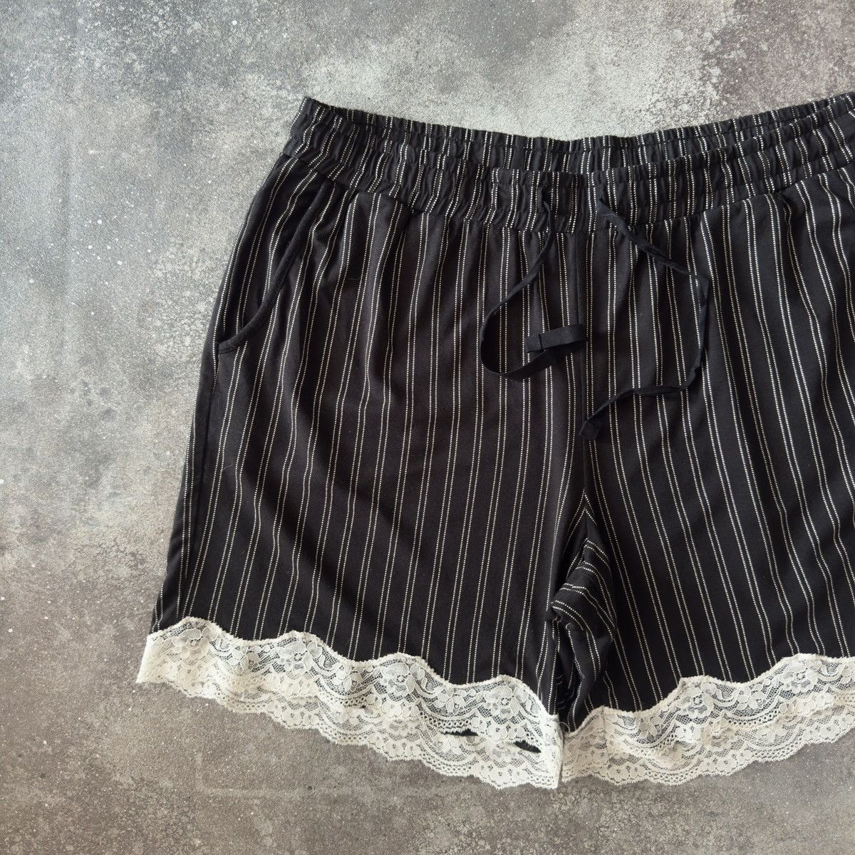 Hysteric Glamour Vive Maria + Vintage Y2K Lace Details Mini Shorts Size 27" / US 4 / IT 40 - 2 Thumbnail
